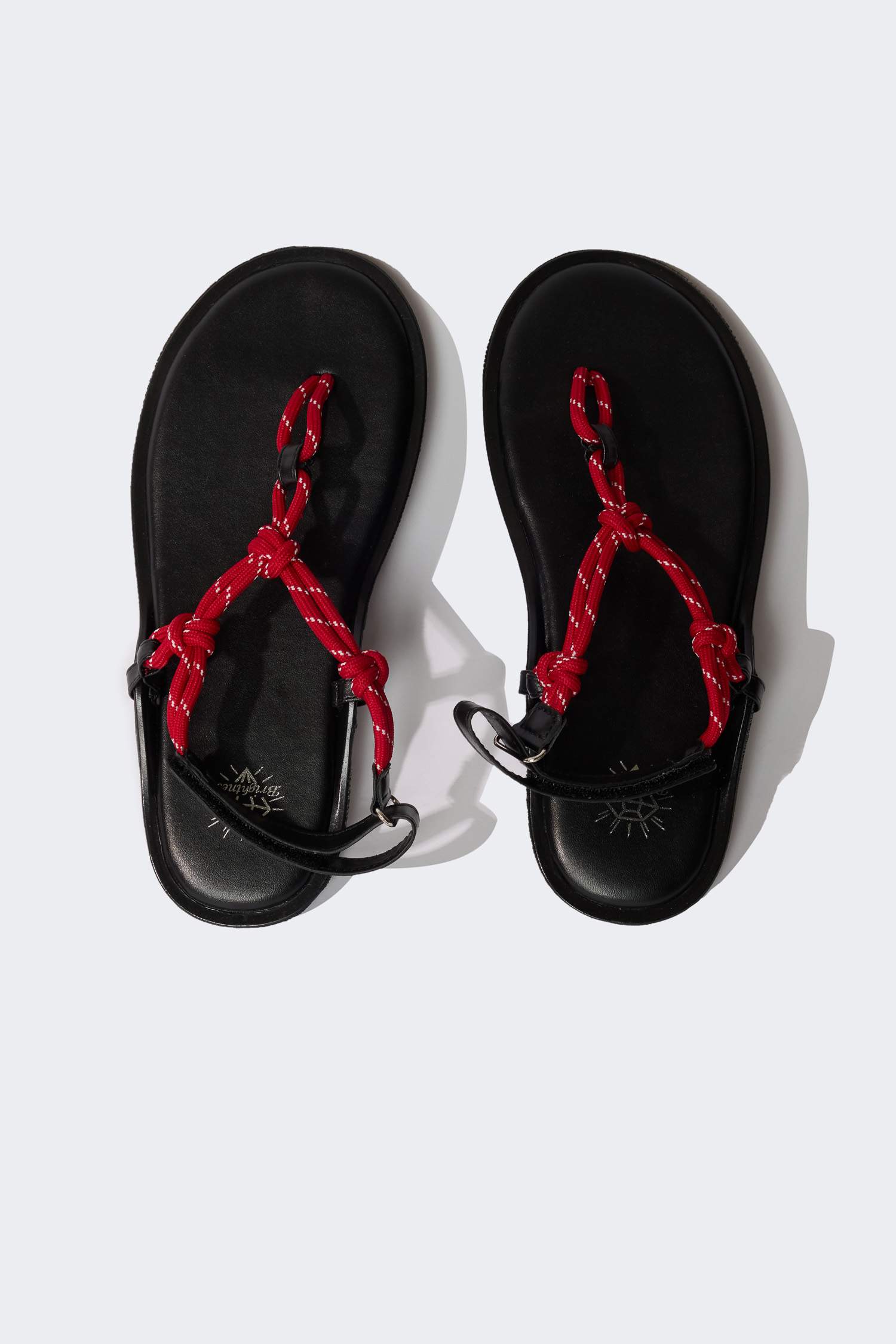 Әйелдерге полиуретан жалпақ табан сандалдар