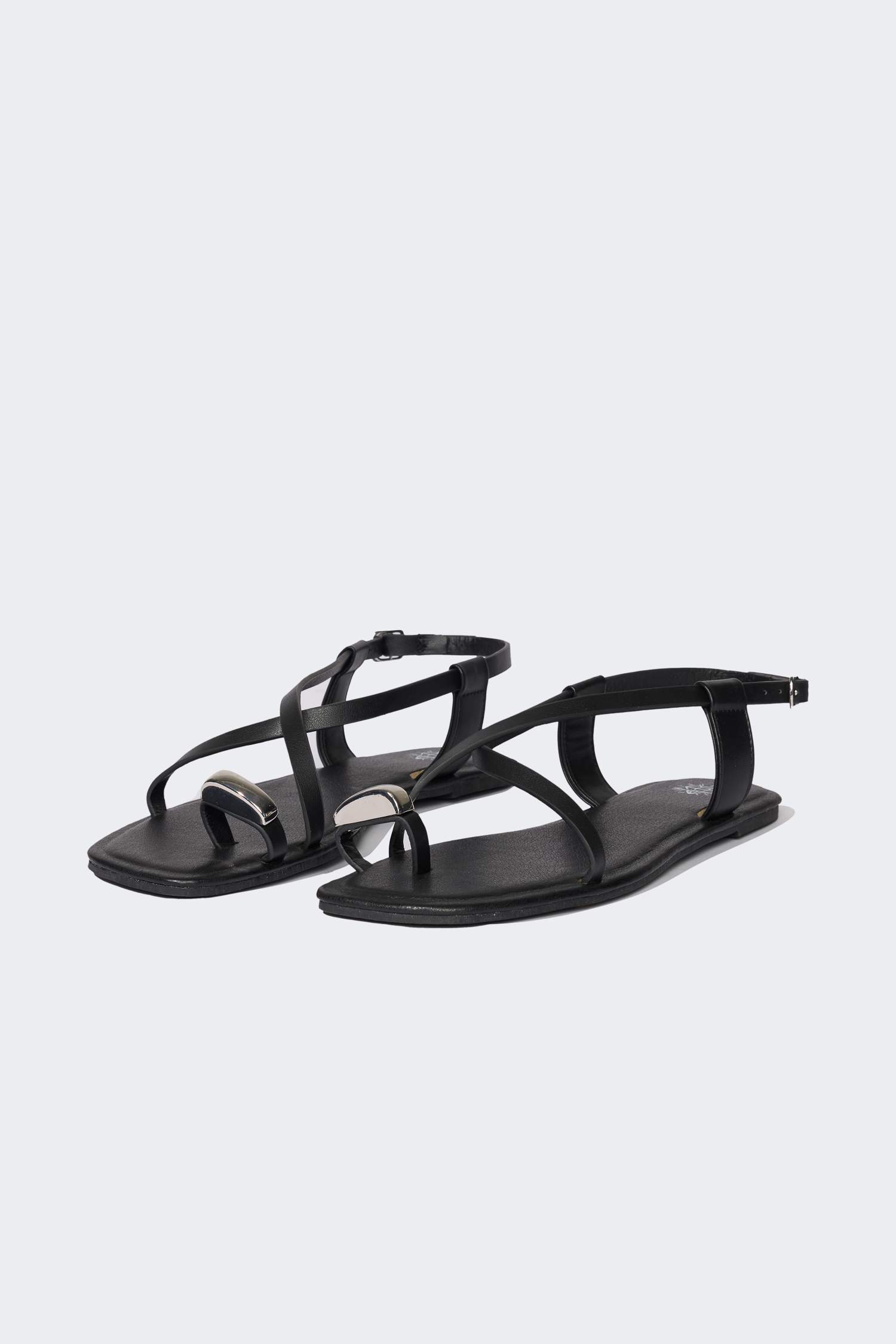 Woman Stoned Flat Sole Faux Leather Sandals
