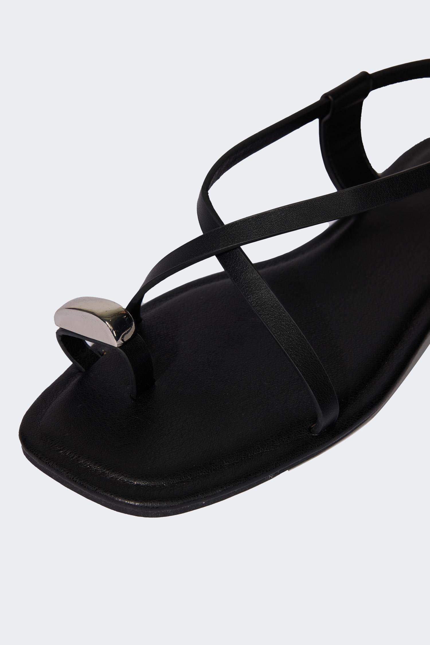 Woman Stoned Flat Sole Faux Leather Sandals