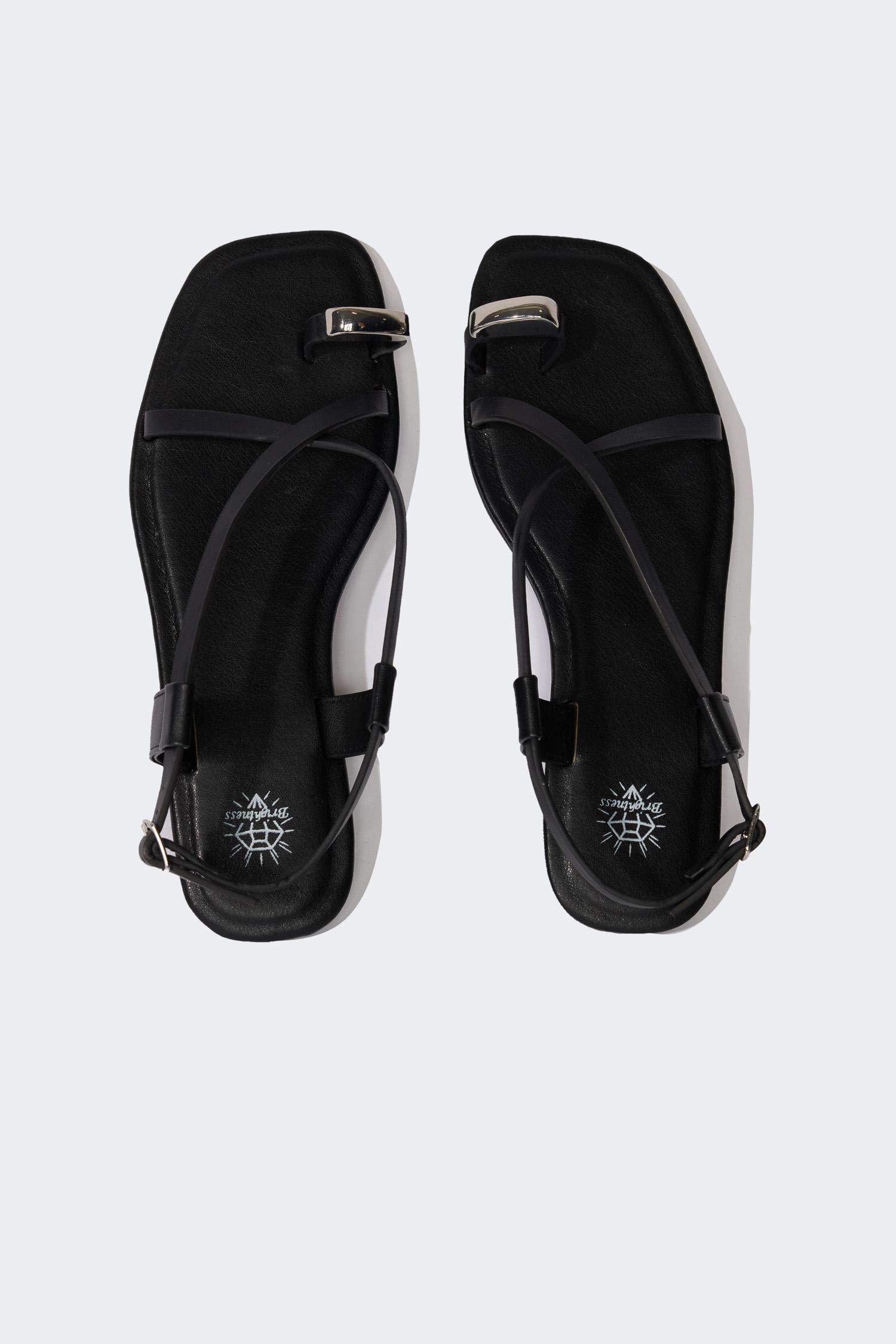 Woman Stoned Flat Sole Faux Leather Sandals