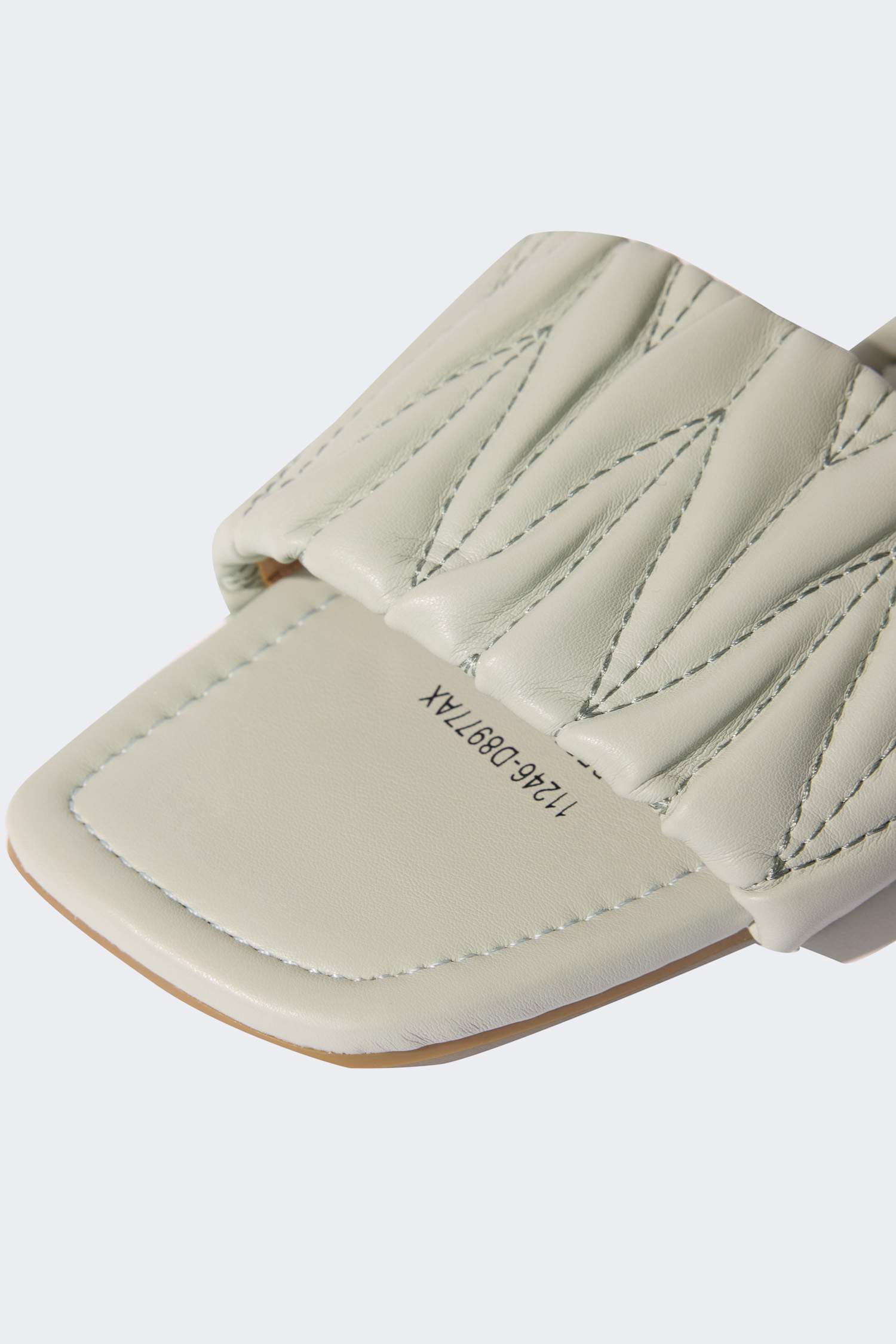 Woman Flat Sole Faux Leather Slippers