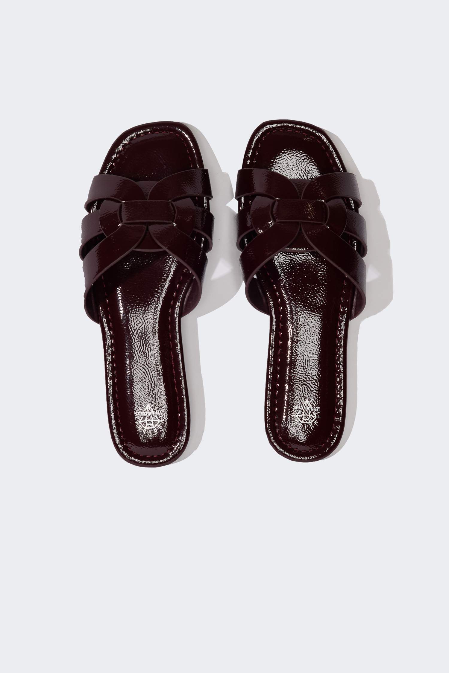 Kadın Düz Taban Suni Deri Terlik