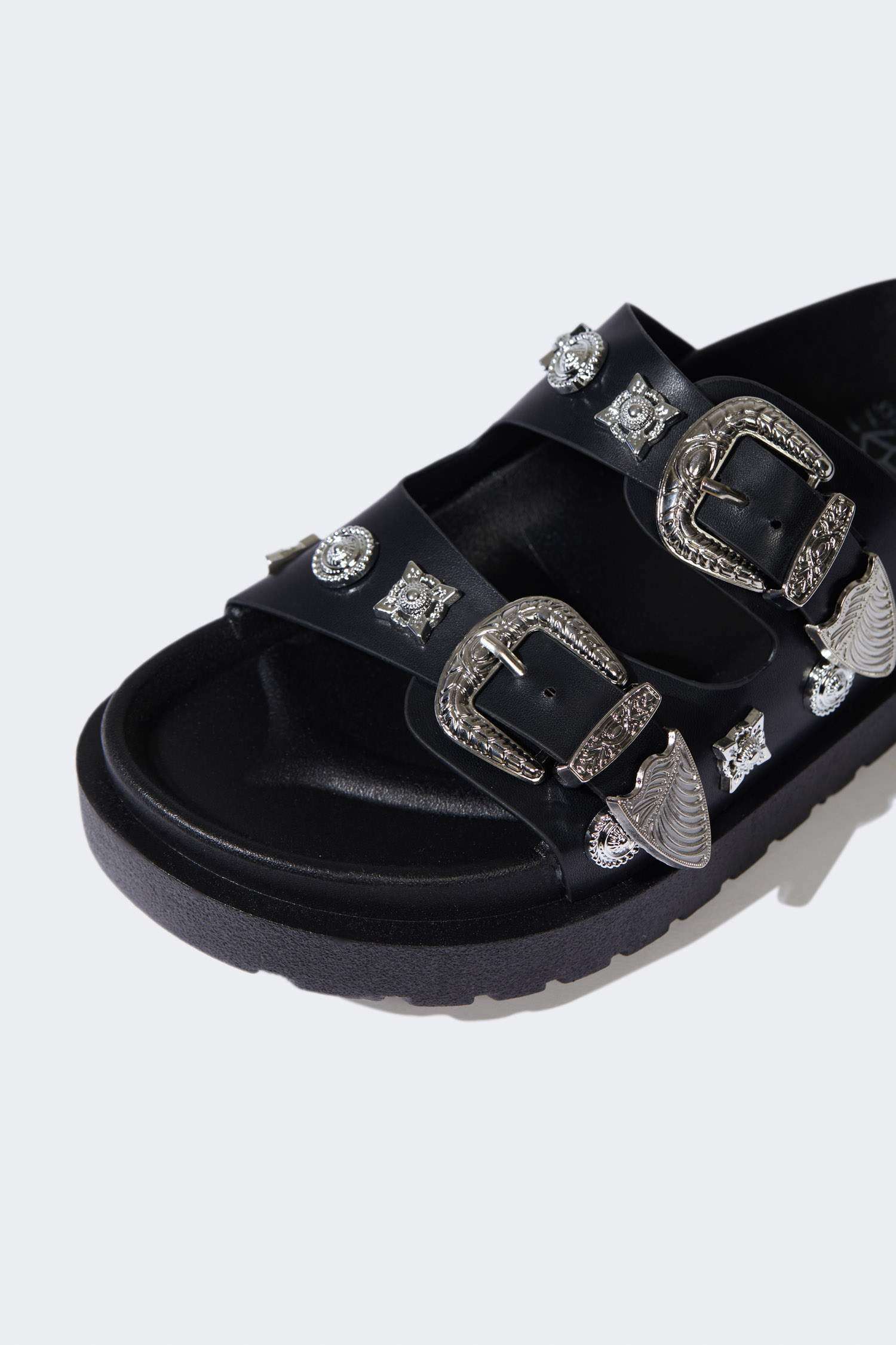 Woman Flat Sole Faux Leather Slippers