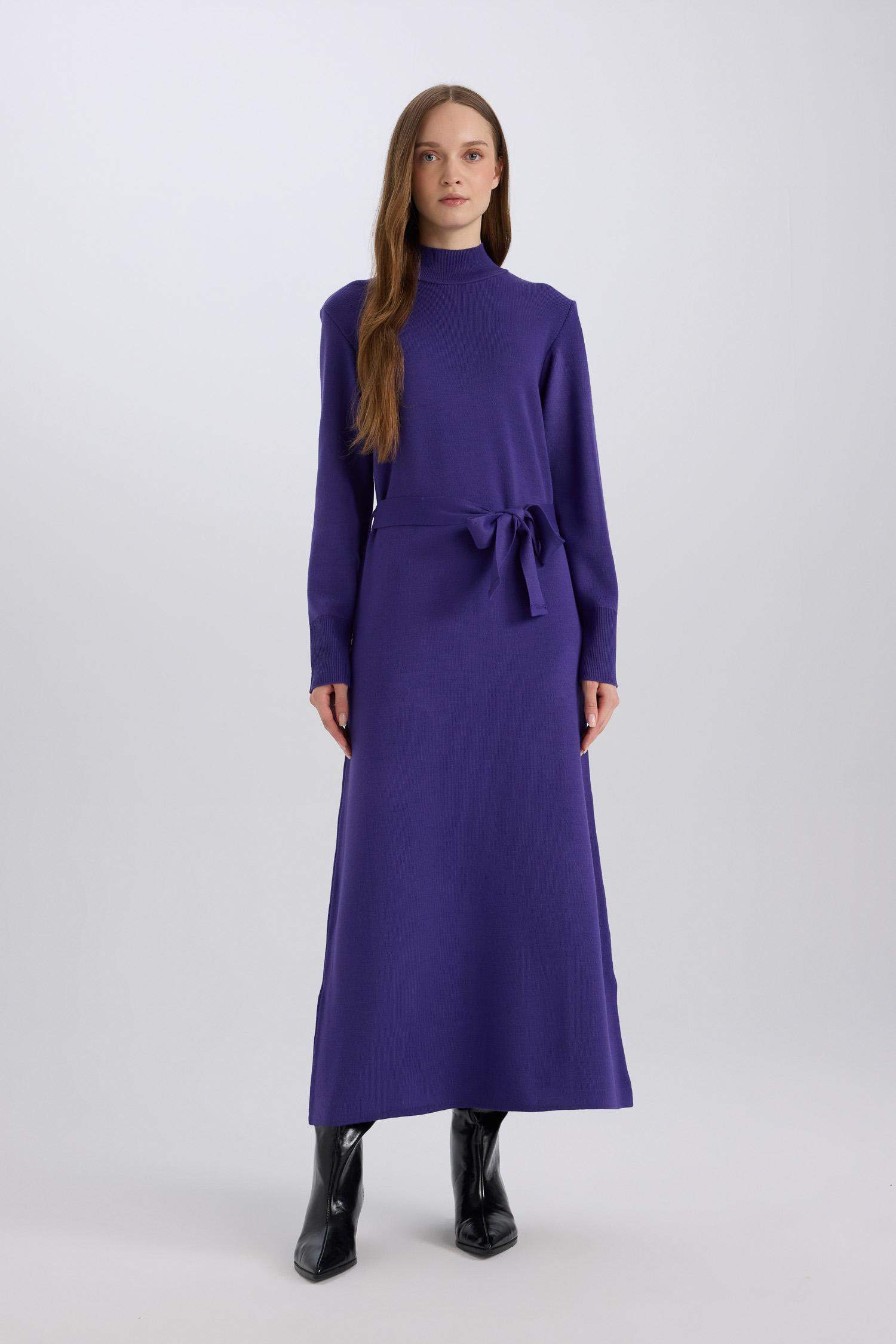 Regular Fit Yarım Balıkçı Yaka Uzun Kollu Bağlama Detaylı Maxi Triko Elbise