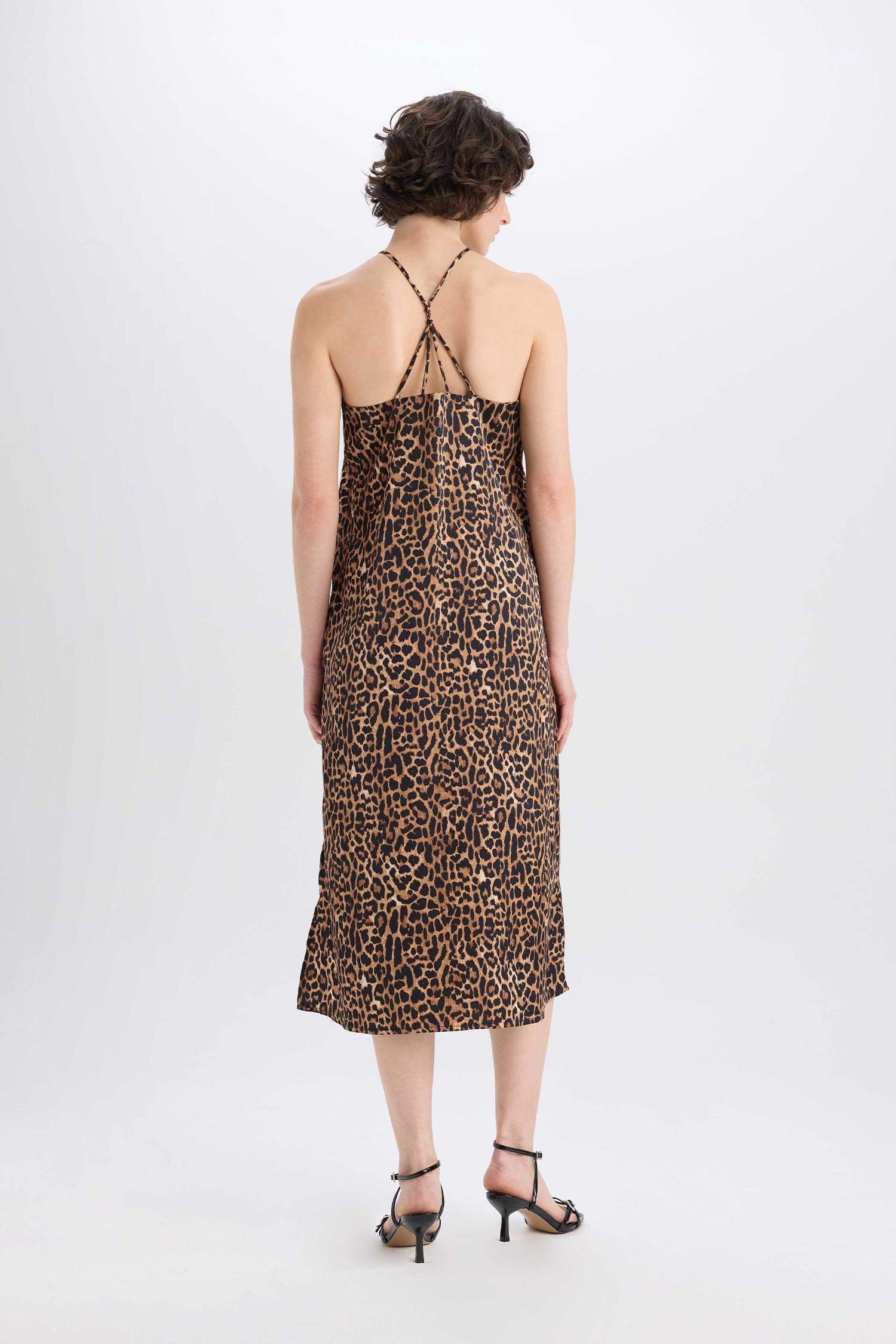 Платье-миди без рукавов из атласа с анималистическим принтом