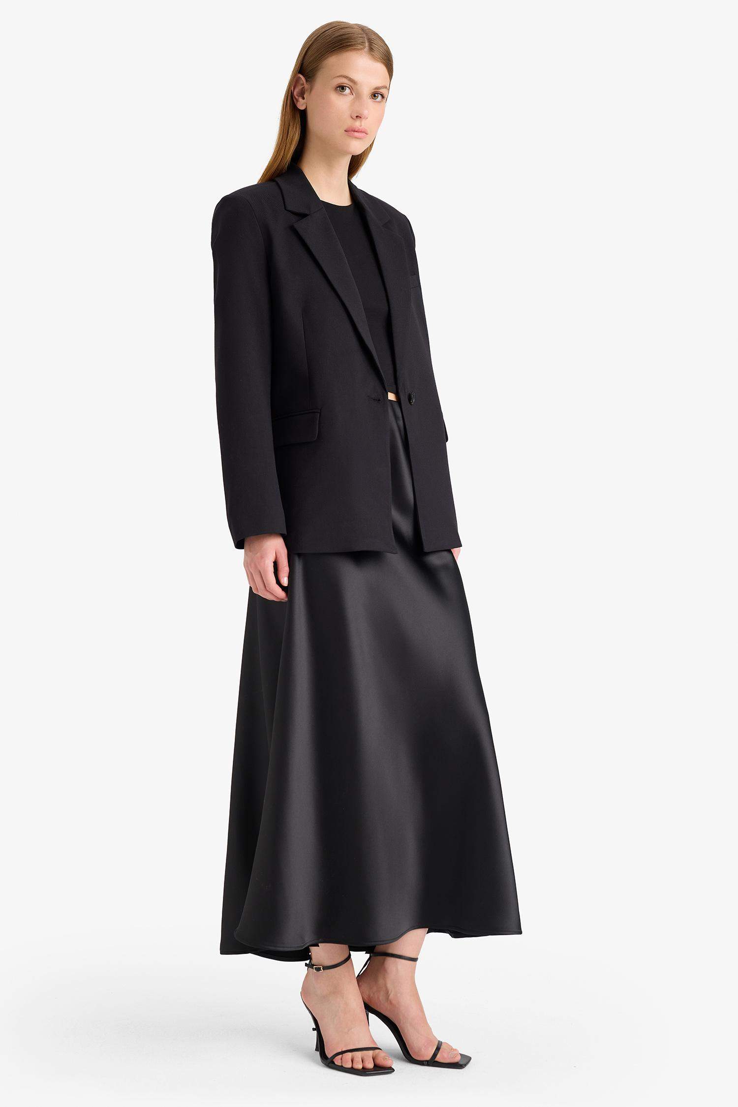 تنورة ستان ميدي بقصة A وخصر عالي