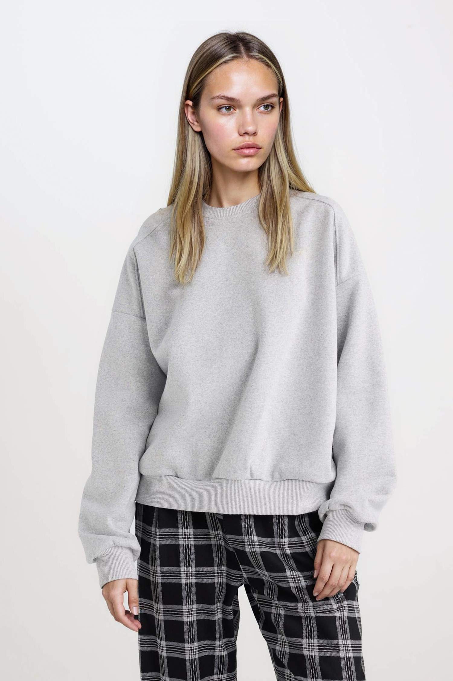 Oversize Geniş Kalıp Bisiklet Yaka Basic Düz Kalın Gri Sweatshirt