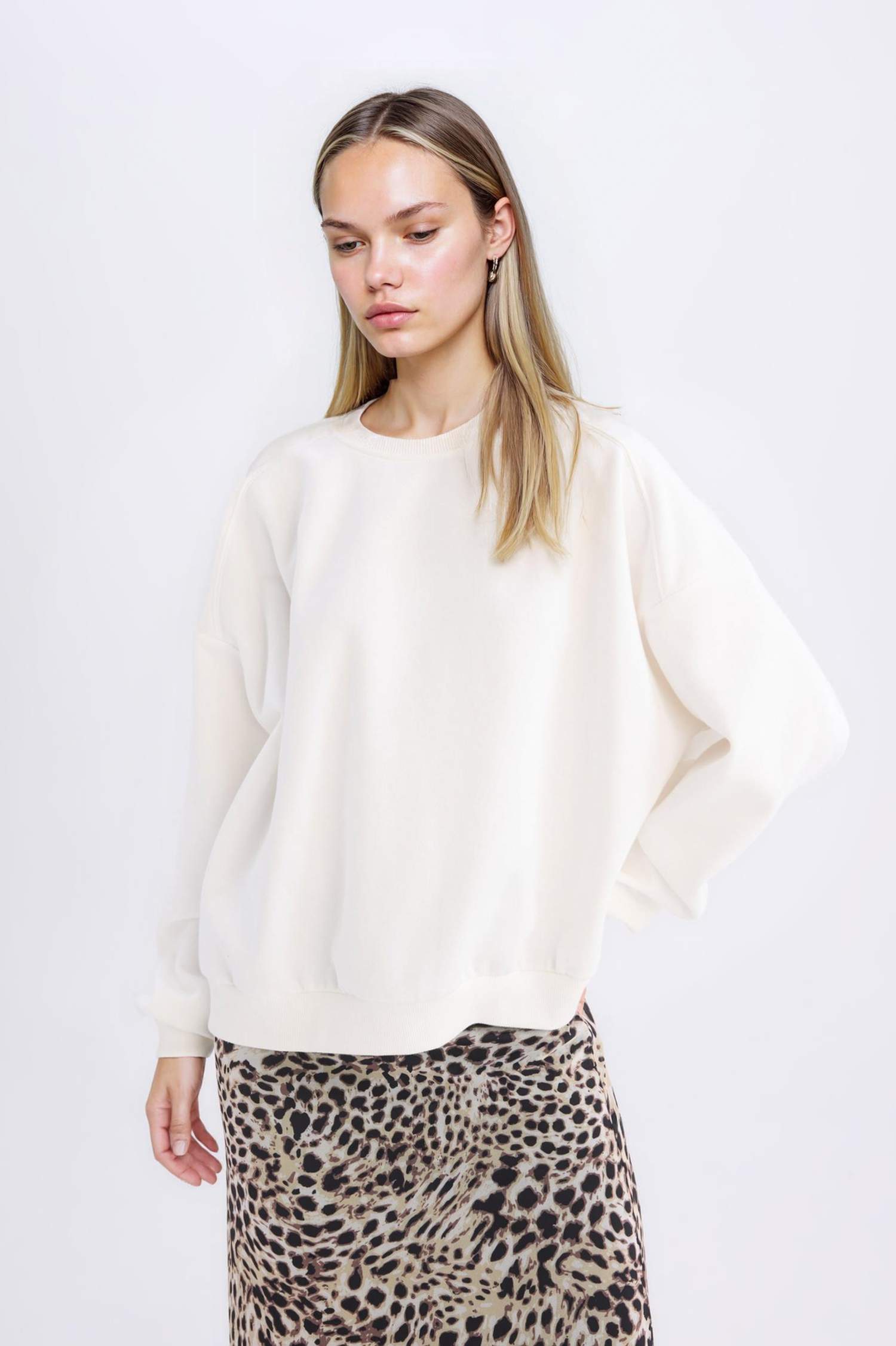 Oversize Geniş Kalıp Bisiklet Yaka Basic Düz Kalın Sweatshirt