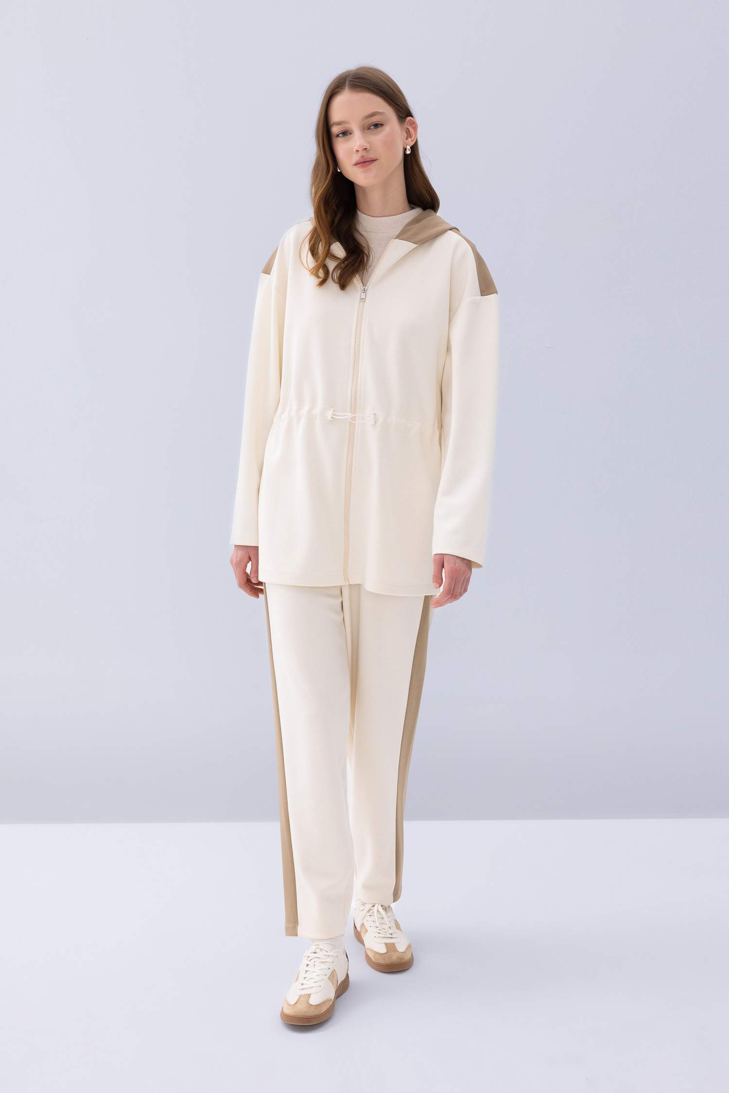 Relax Fit Kapüşonlu Beli Büzgülü Fermuarlı Sweatshirt 