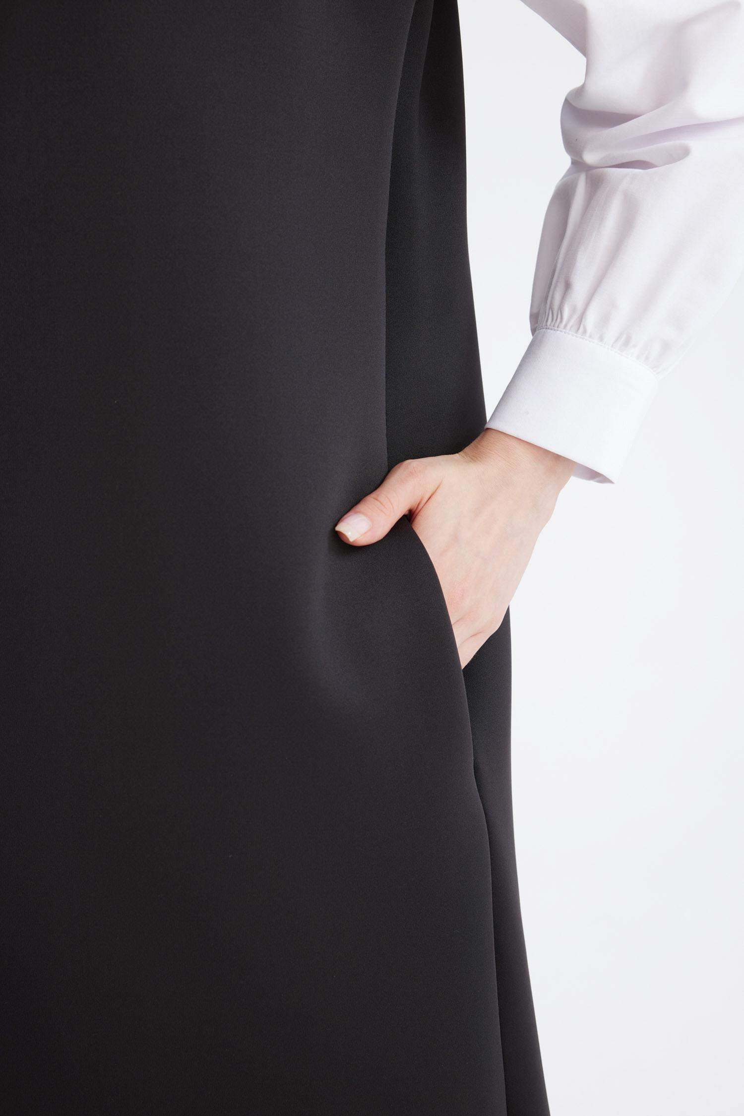 Relax Fit Yuvarlak Yaka Skuba Dalgıç Kumaş Kolsuz Siyah Midi Elbise