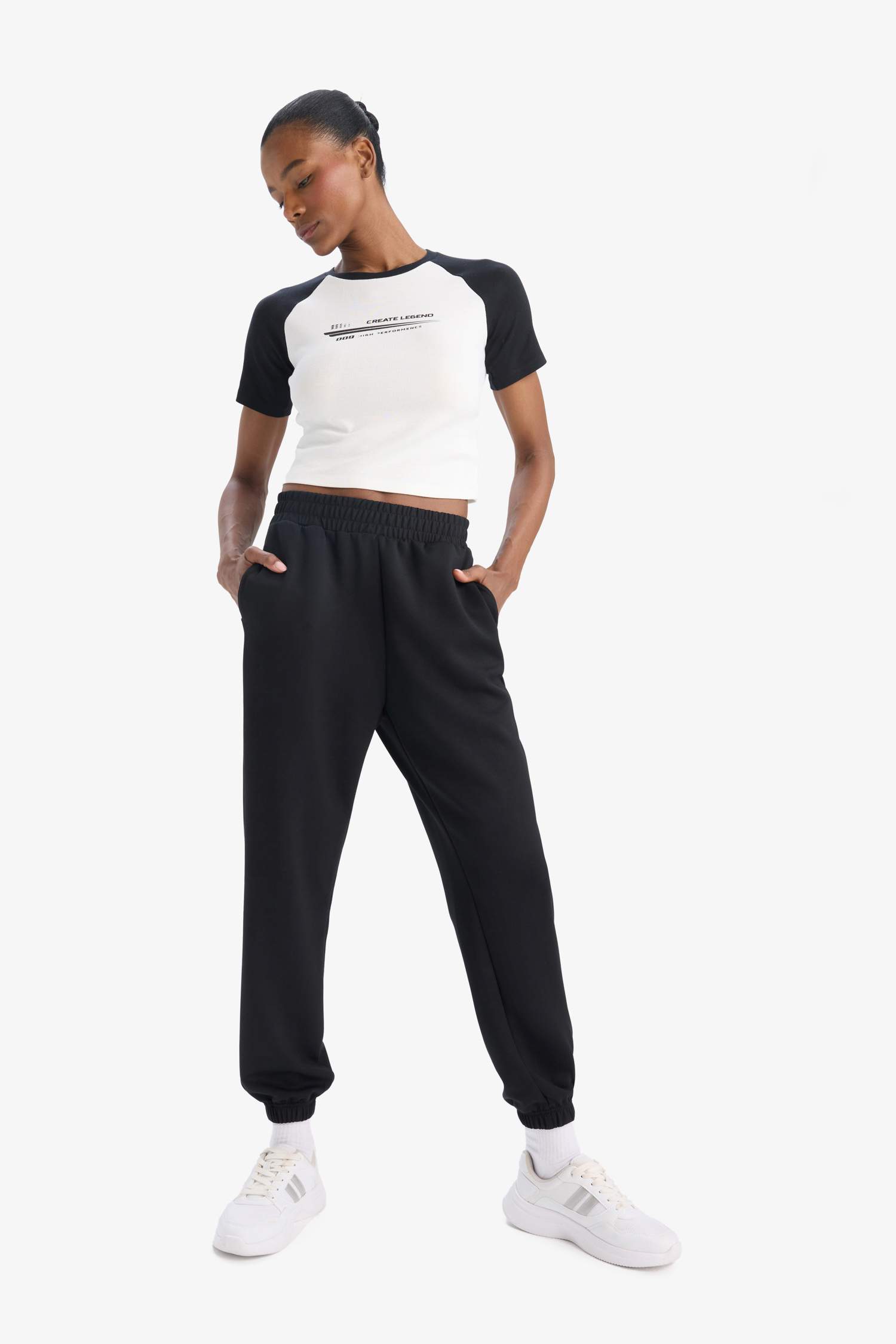 تيشيرت رياضي نص كم بطبعة شعار سليم فيت من DeFactoFit