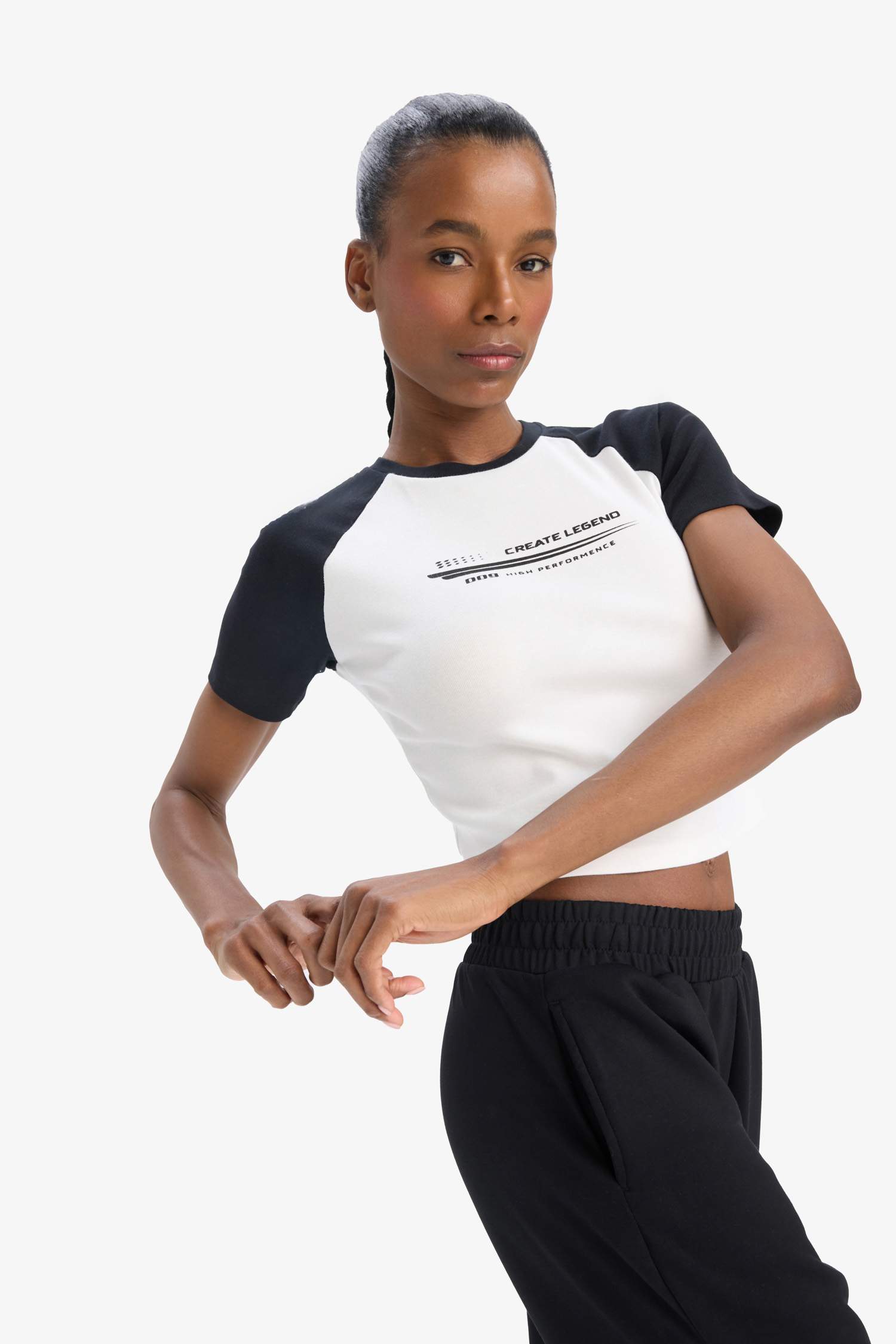 تيشيرت رياضي نص كم بطبعة شعار سليم فيت من DeFactoFit