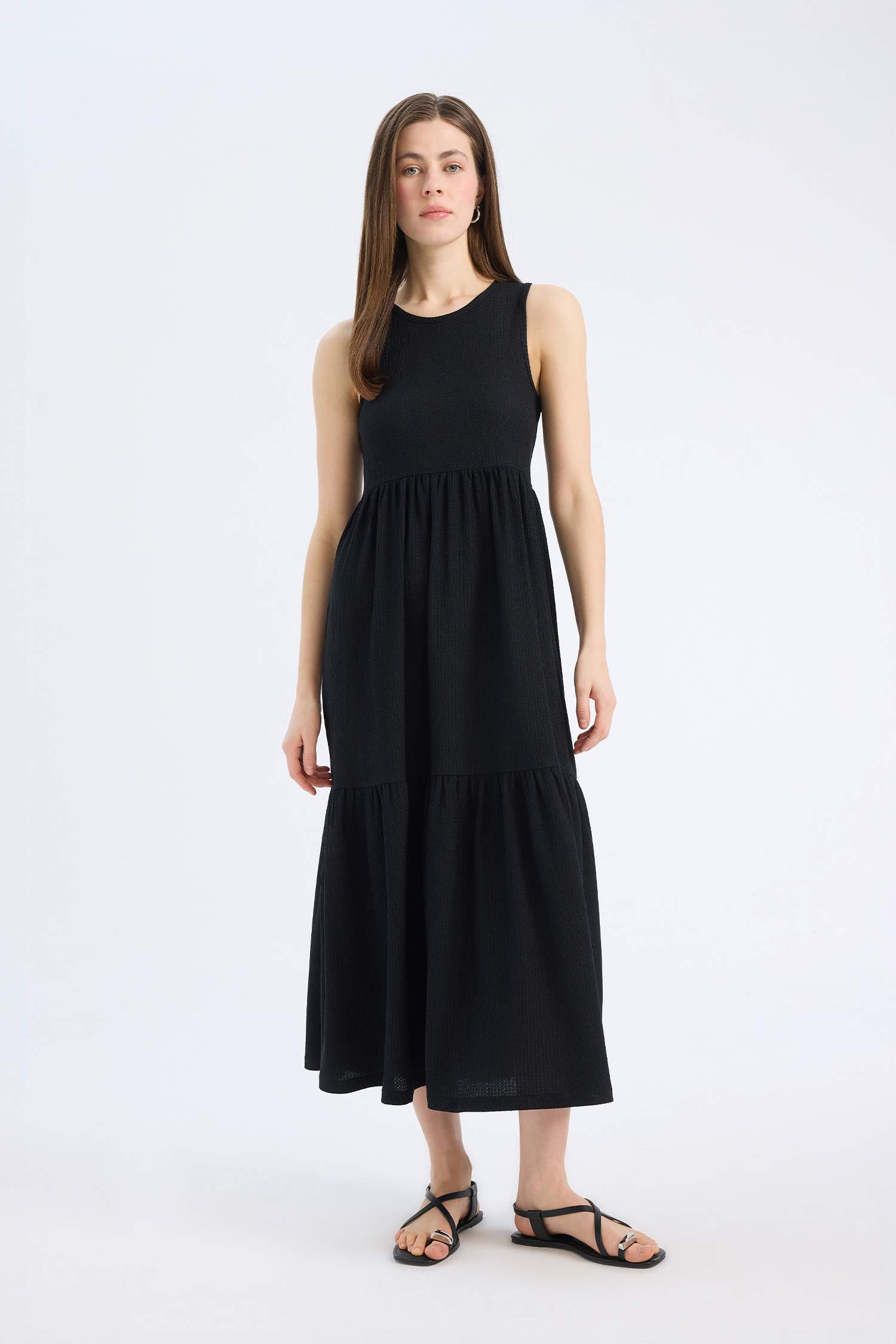 فستان ميدي كت منسوج بياخة مدورة