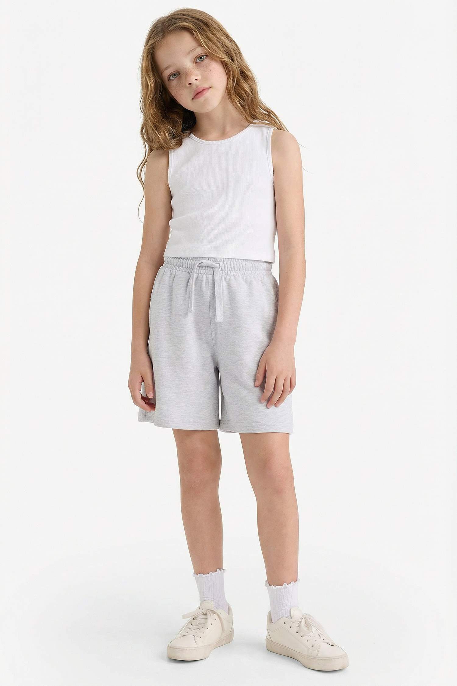 شورت بناتي قماش خفيف قصة مريحة وخصرمطاطي