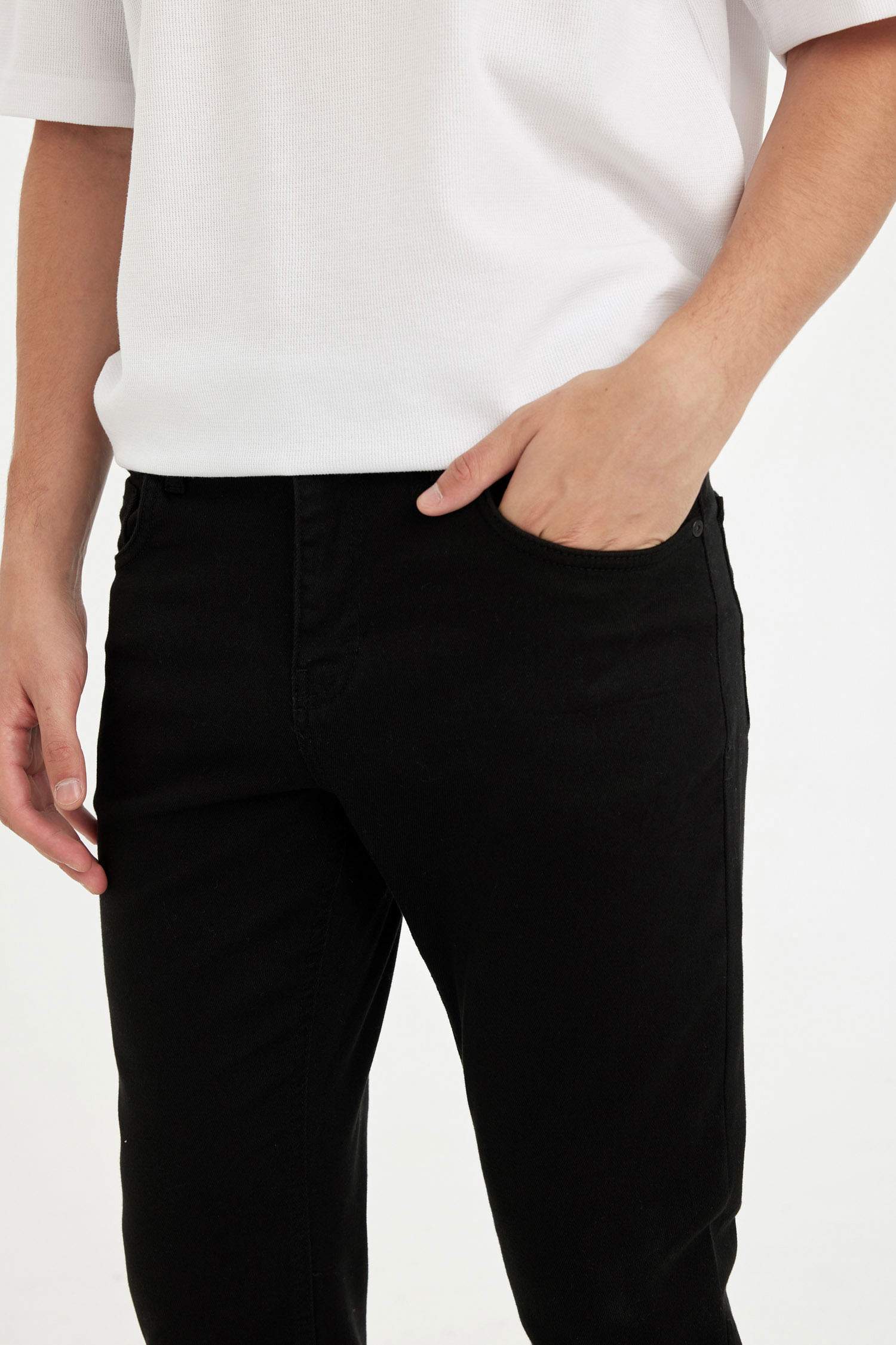 Jean à coupe droite à taille normale