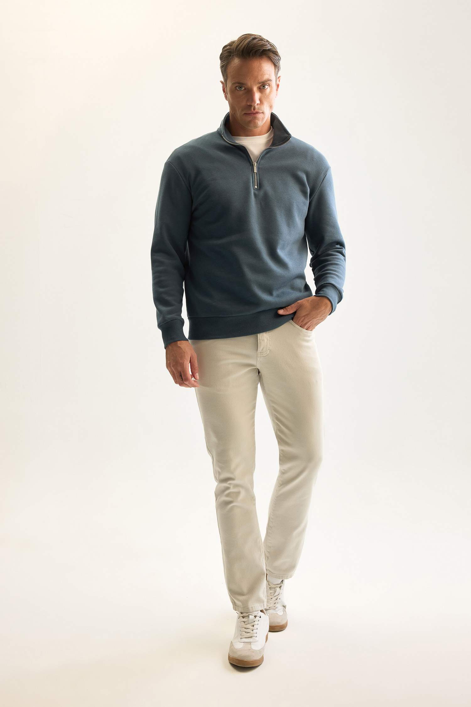 3 İplik Pamuklu Şardonlu İçi Polarlı Comfort Regular Fit Rahat Kalıp Dik Yaka Fermuarlı Kalın Sweatshirt