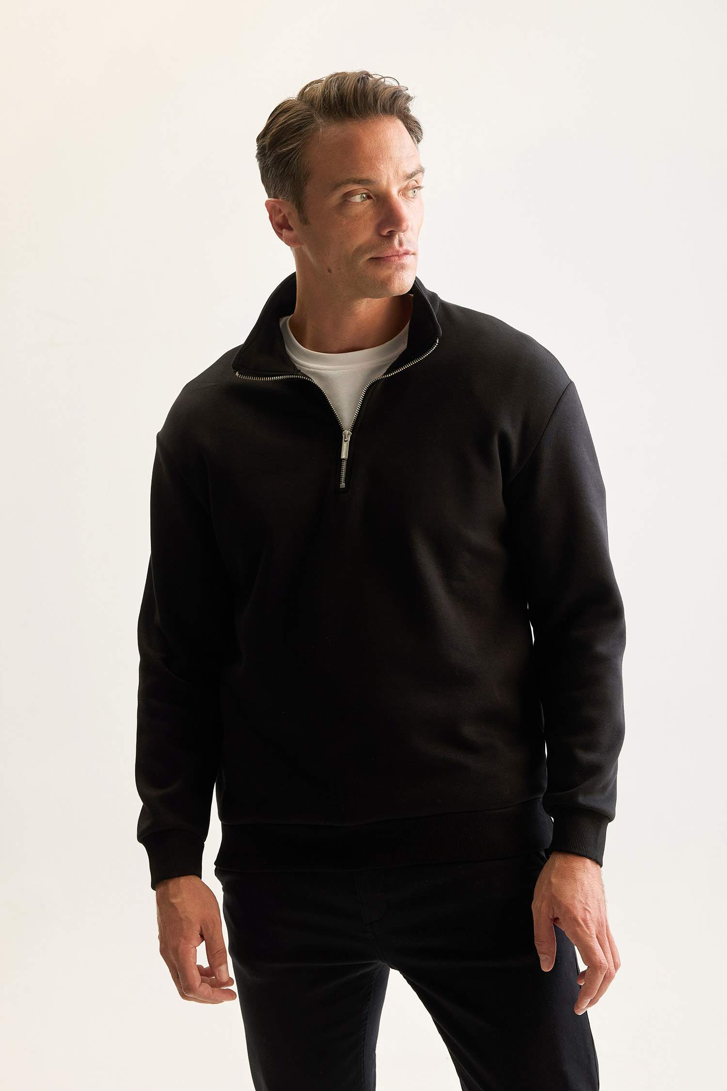 Siyah 3 İplik Pamuklu Şardonlu İçi Polarlı Comfort Regular Fit Rahat Kalıp Dik Yaka Fermuarlı Kalın Sweatshirt