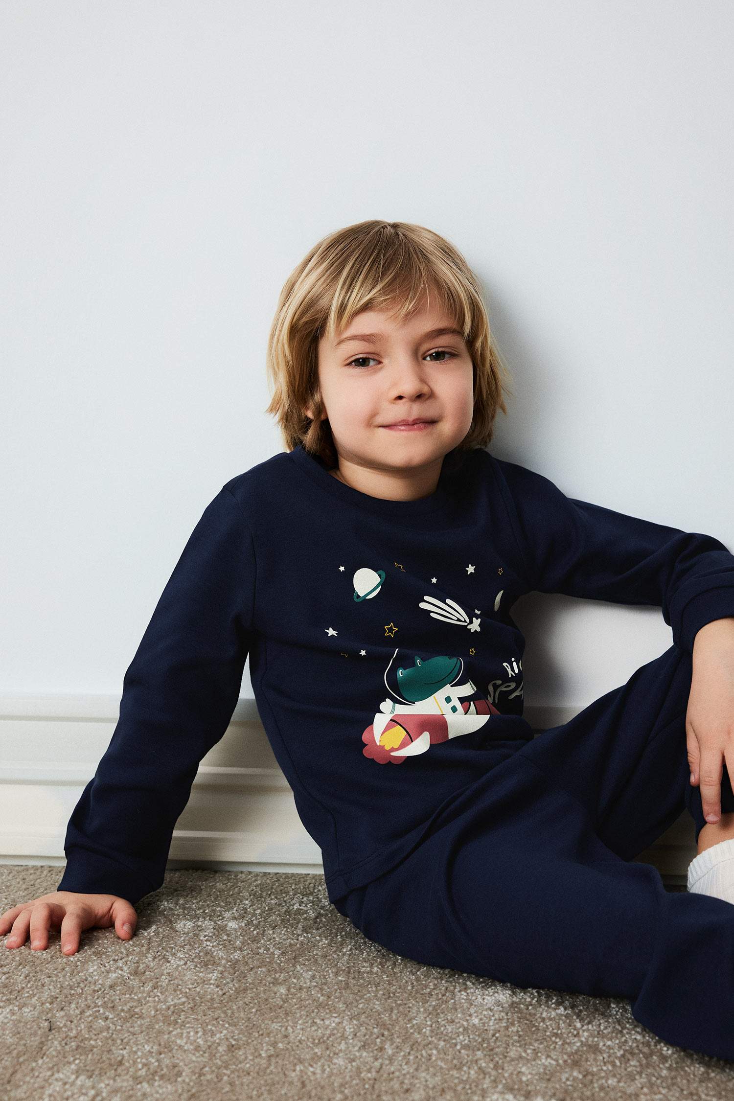 Erkek Bebek Pijama Takımı Uzay Baskılı Uzun Kollu Üst Beli Lastikli Uzun Alt