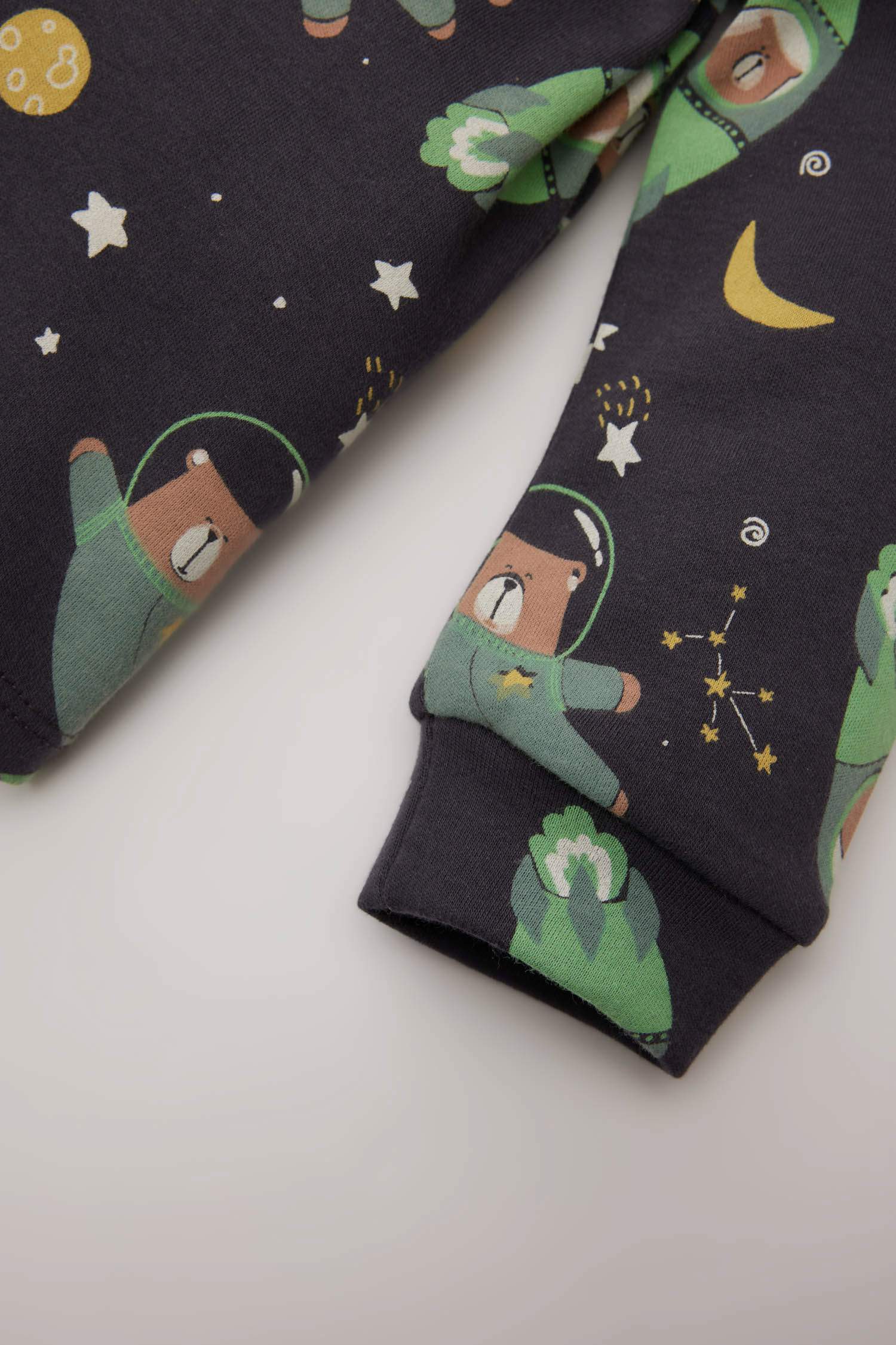 Erkek Bebek Pijama Takımı Uzay Baskılı Uzun Kollu Üst Beli Lastikli Uzun Alt