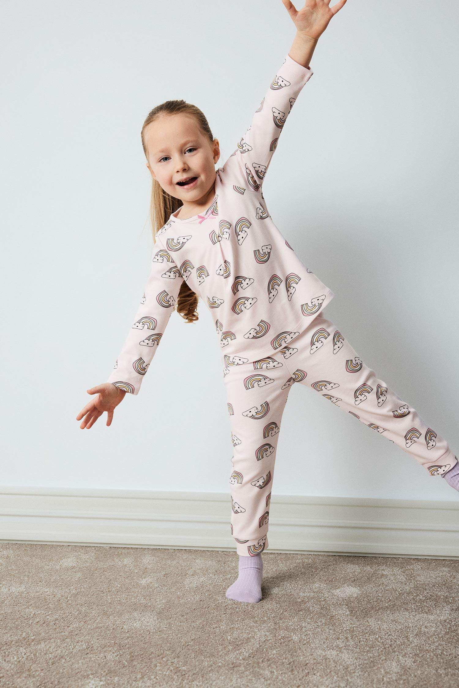 سيت بجامة بناتي ردن طويل بطبعة قوس قزح - قطعتين