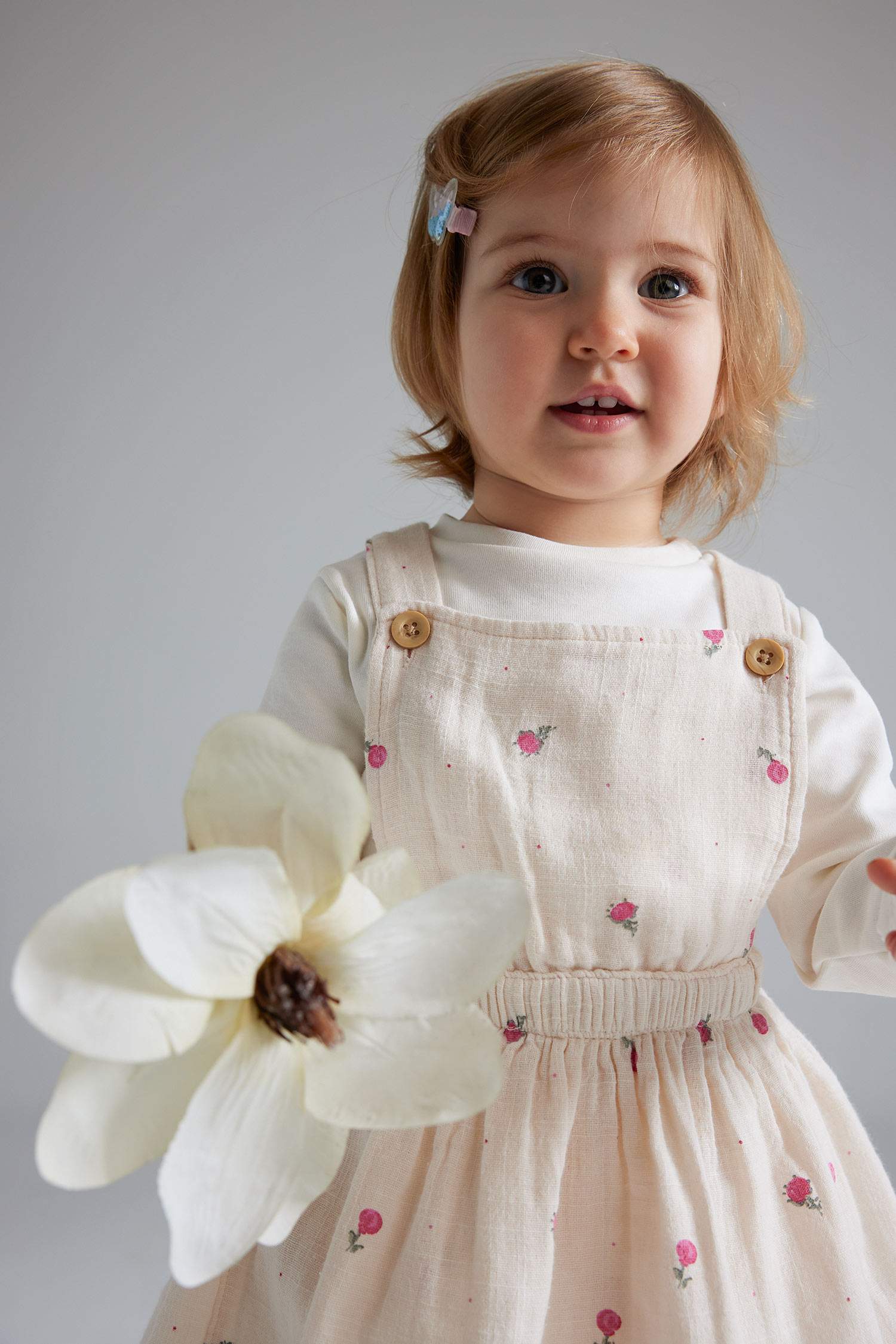 Kız Bebek 3'lü Takım Müslin Çiçekli Uzun Kollu Tişört Salopet Elbise Külotlu Çorap 