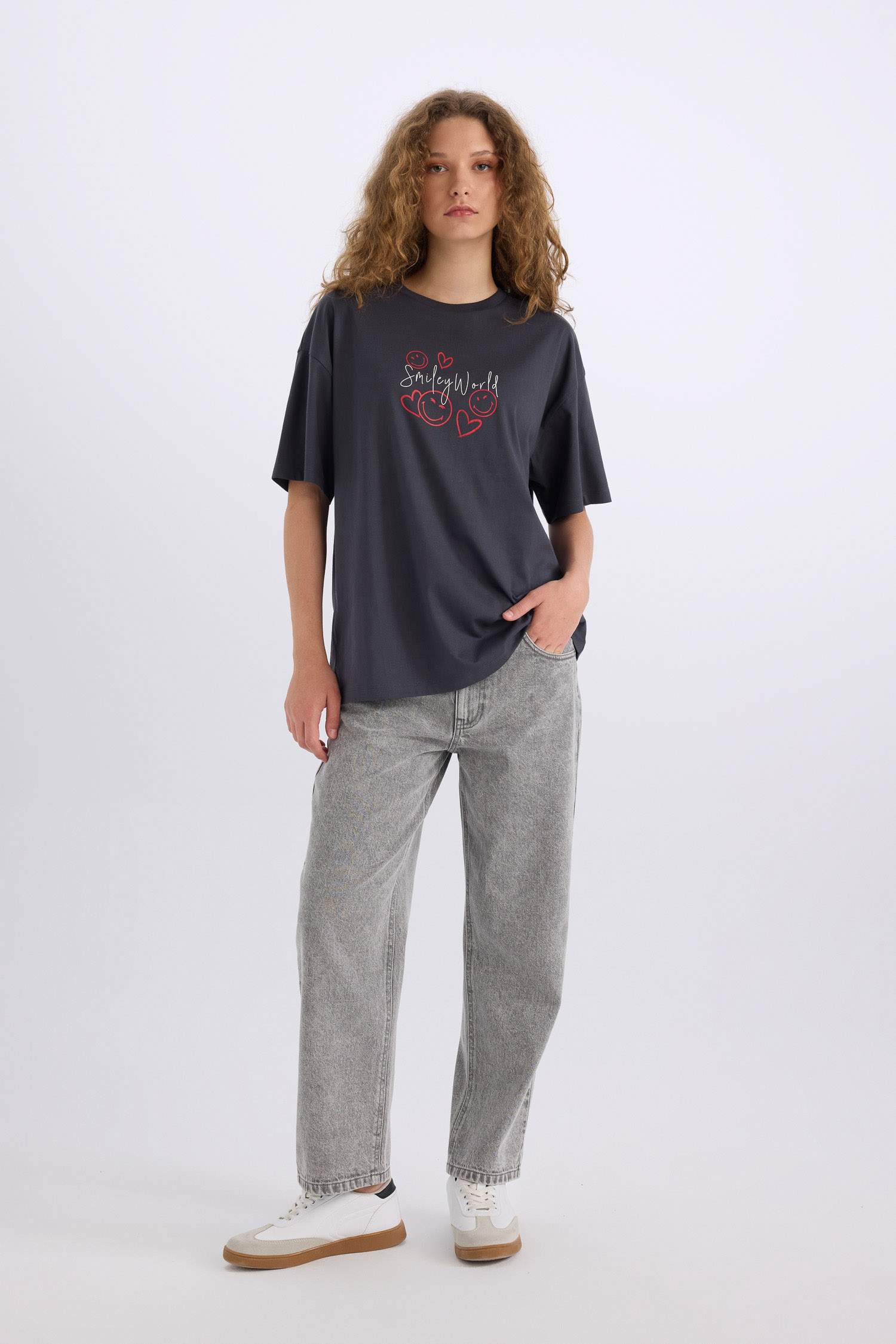 SmileyWorld Oversize Geniş Kalıp Bisiklet Yaka Sırt Baskılı Kısa Kollu Tişört