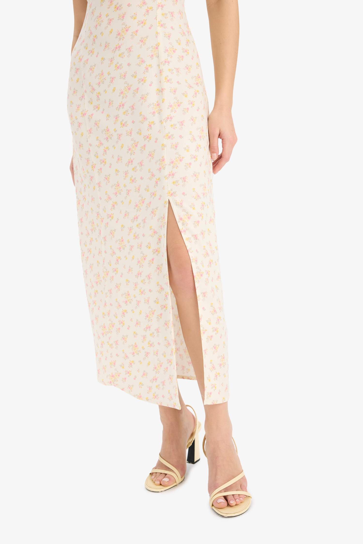 فستان نص كم ميدي فلورال بوديكون بحمالات