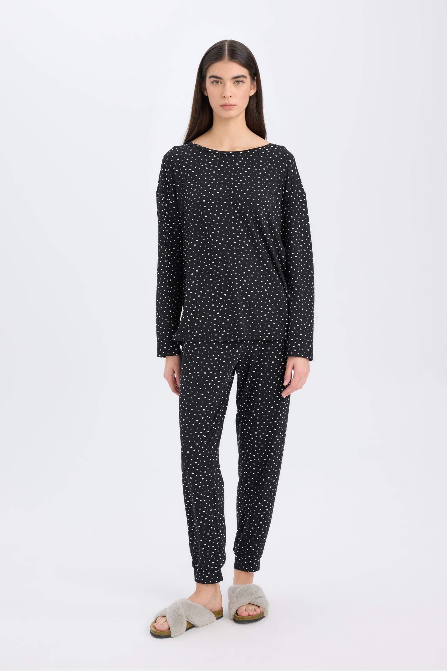 سيت بجامة سوفتشيل قصة عادية ردن طويل من Fall in Love - قطعتين