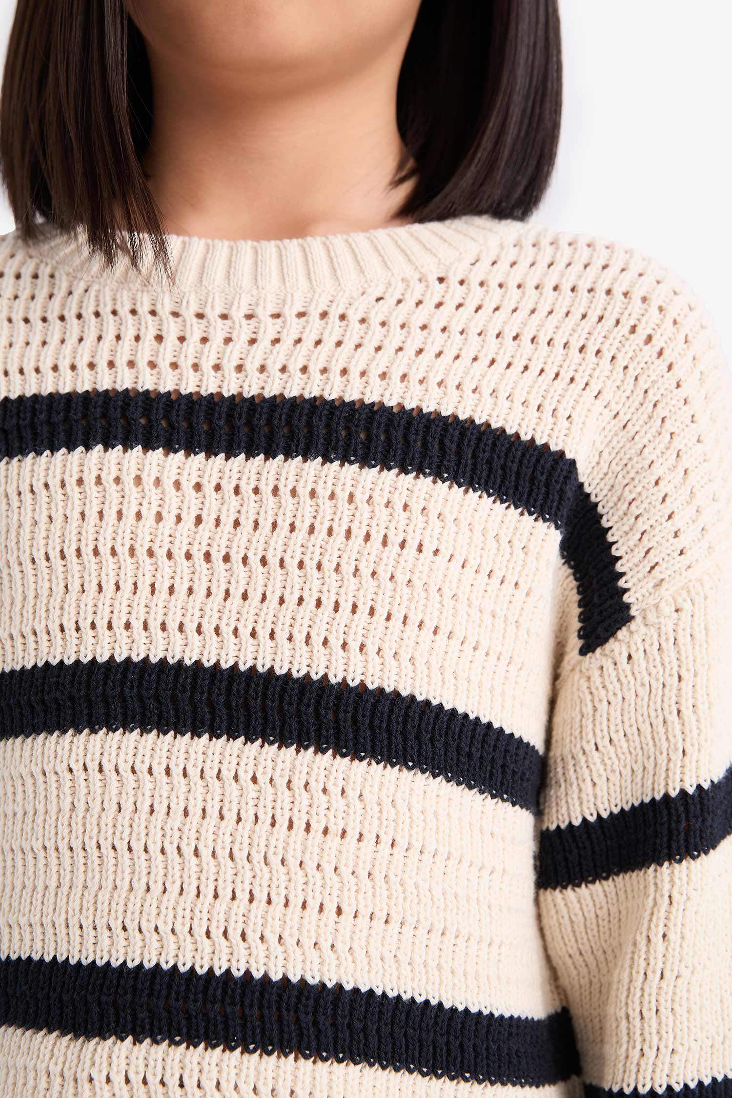 Kız Çocuk Bisiklet Yaka Çizgili Ajurlu Çizgili Triko Kazak