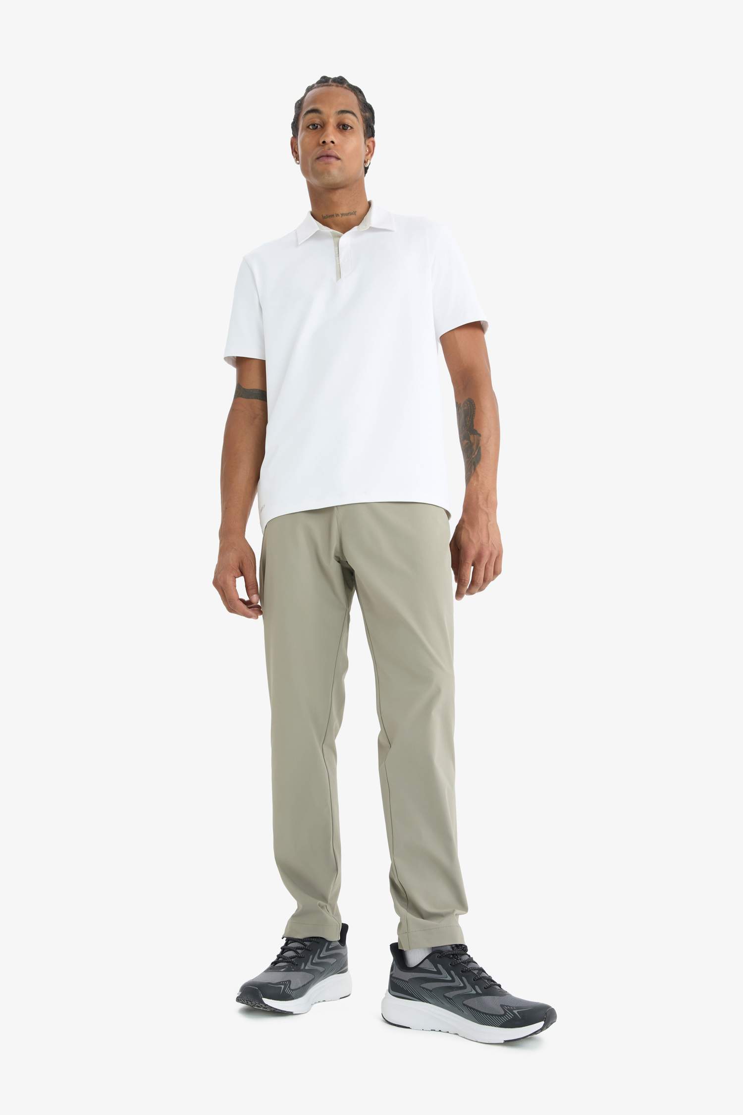 Esnek Kumaş Standart Fit Polo Yaka Sporcu Kısa Kollu Tişört