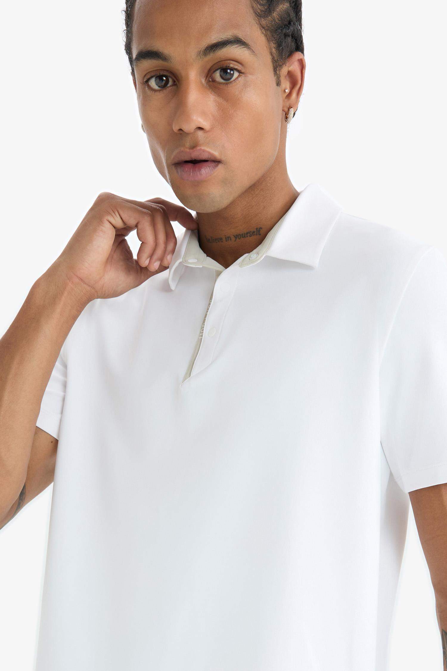 Esnek Kumaş Standart Fit Polo Yaka Sporcu Kısa Kollu Tişört