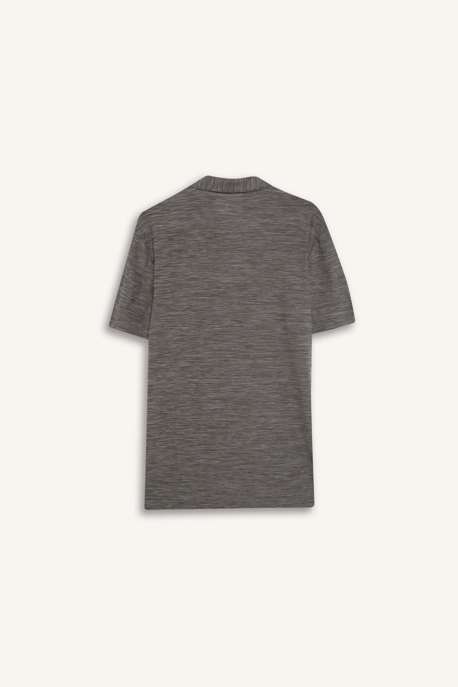 Esnek Kumaş Standart Fit Polo Yaka Sporcu Kısa Kollu Tişört