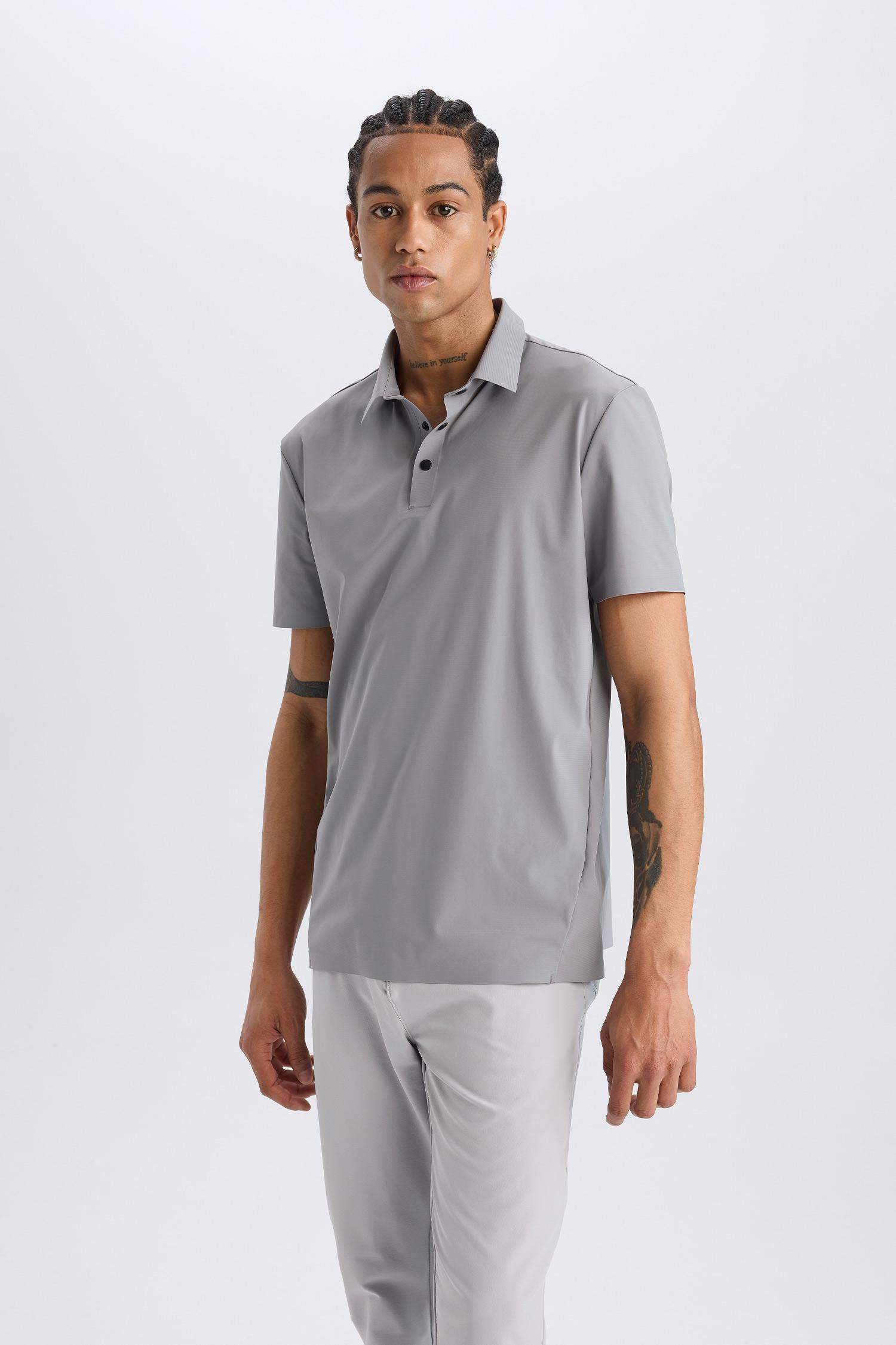 Esnek Kumaş Standart Fit Polo Yaka Sporcu Kısa Kollu Tişört