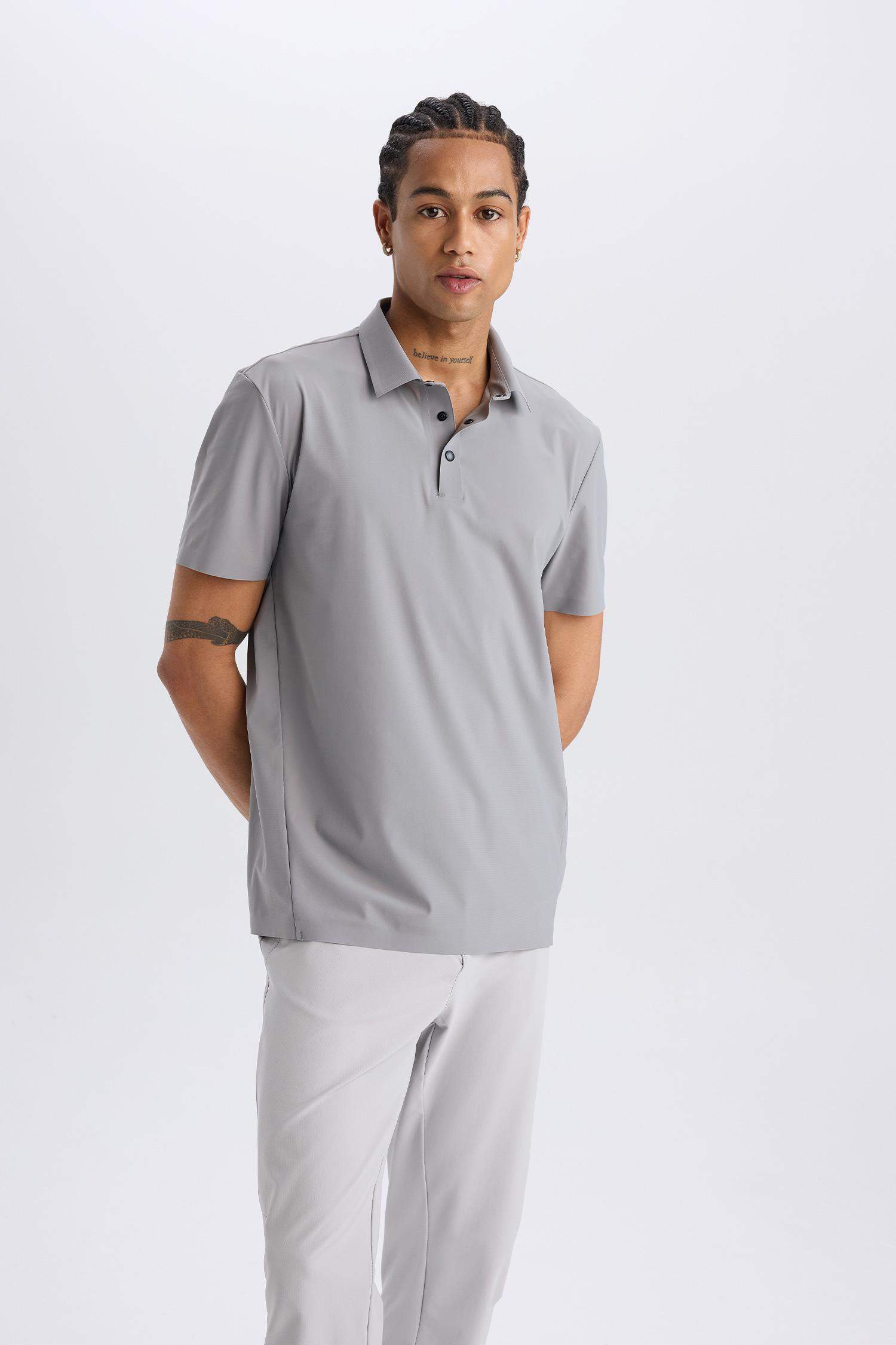 Esnek Kumaş Standart Fit Polo Yaka Sporcu Kısa Kollu Tişört