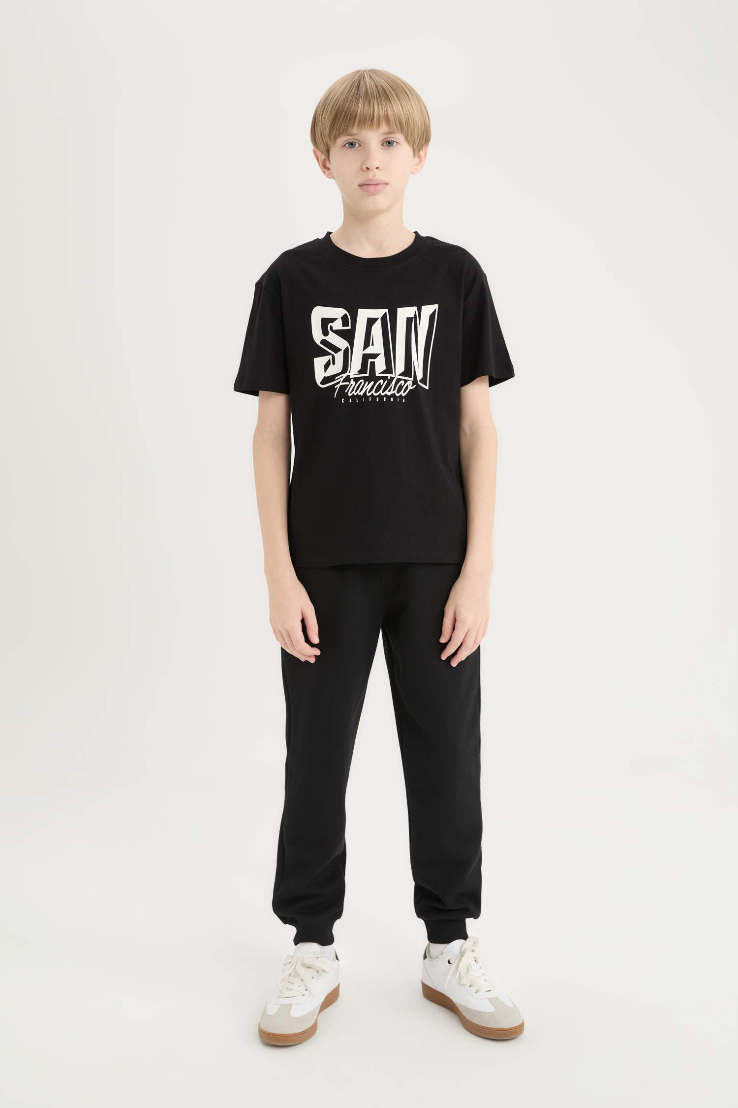 Базовая футболка с круглым вырезом и принтом для мальчиков