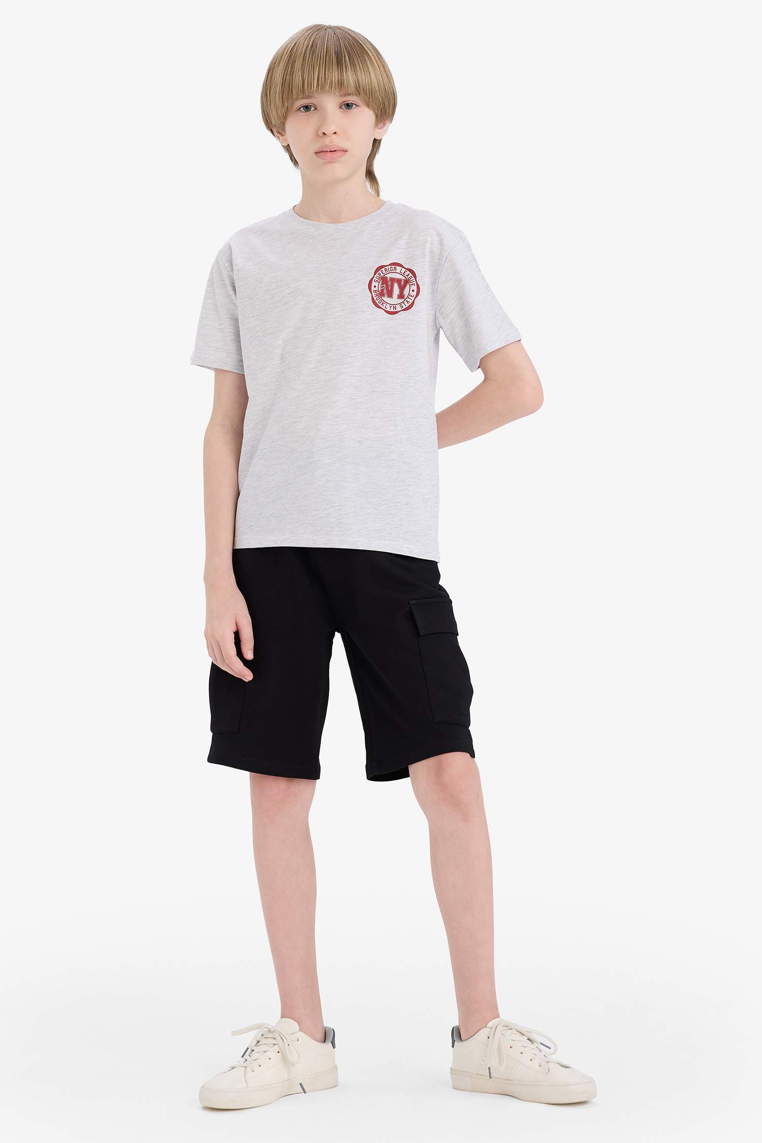 تيشيرت نص كم مطبوع قصة عادية برقبة مستديرة