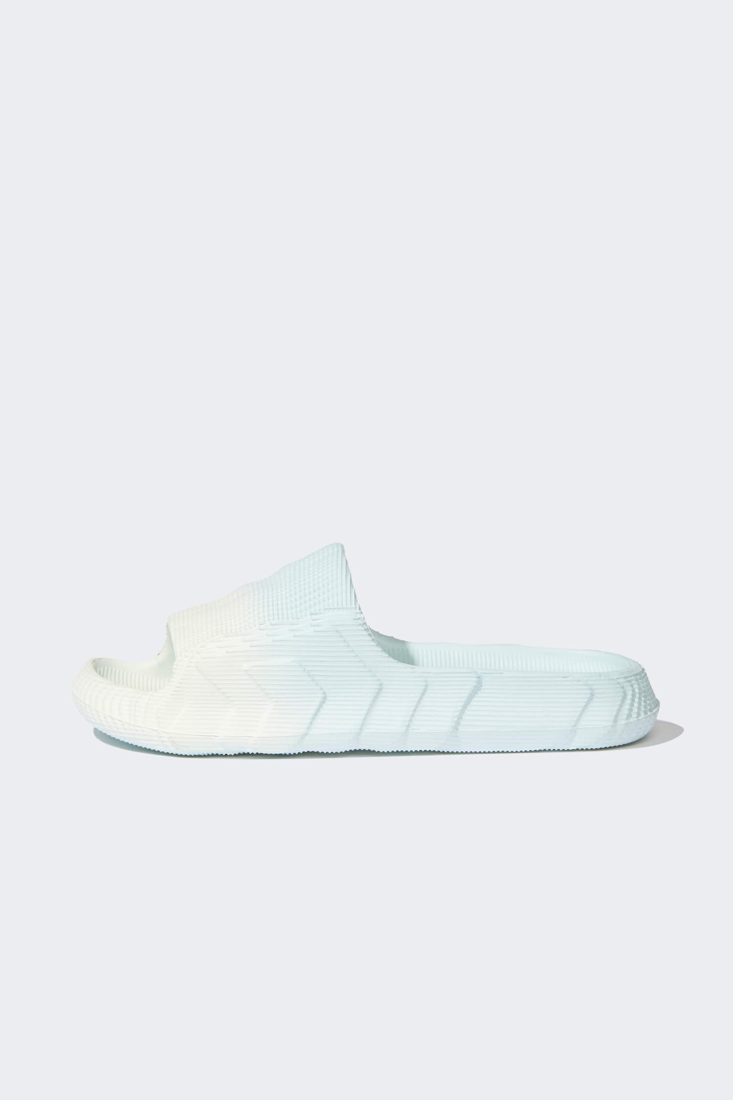 شبشب نسائي إيفا بكعب مسطح بشريط مزدوج