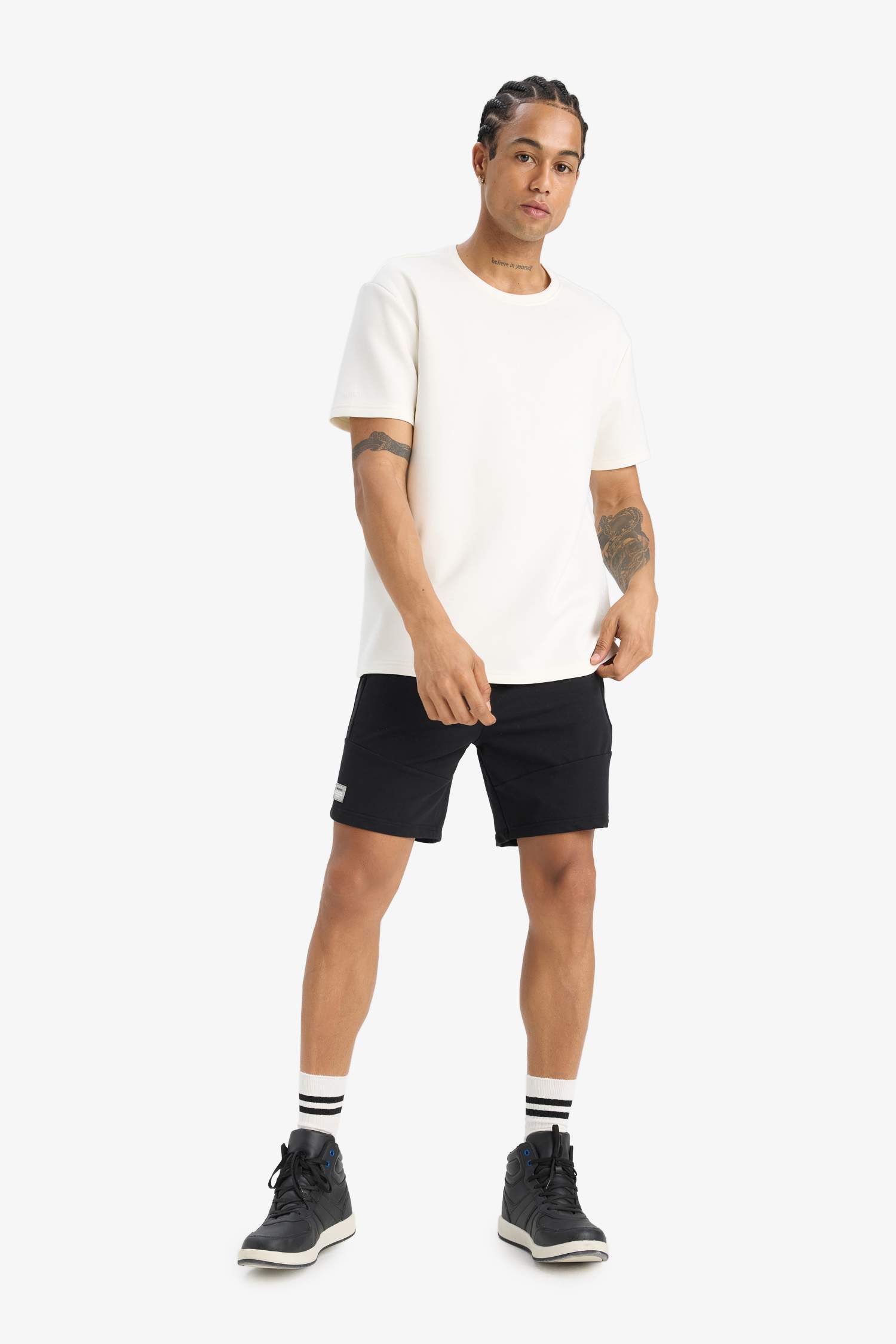 Standart Fit Modal Kumaş Bisiklet Yaka Baskılı Sporcu Kısa Kollu Tişört