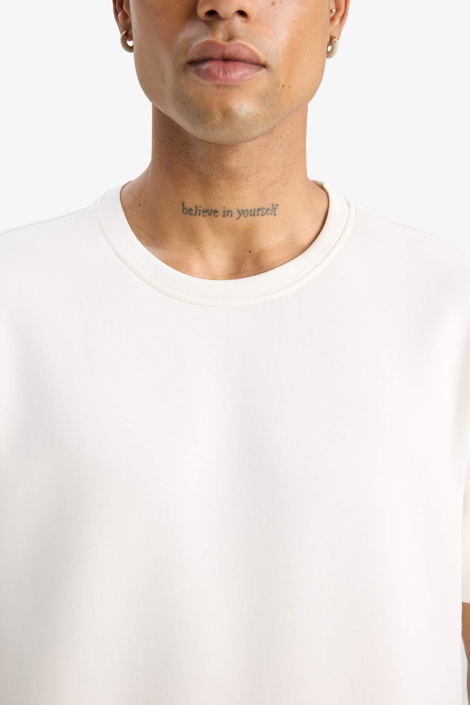 Standart Fit Modal Kumaş Bisiklet Yaka Baskılı Sporcu Kısa Kollu Tişört