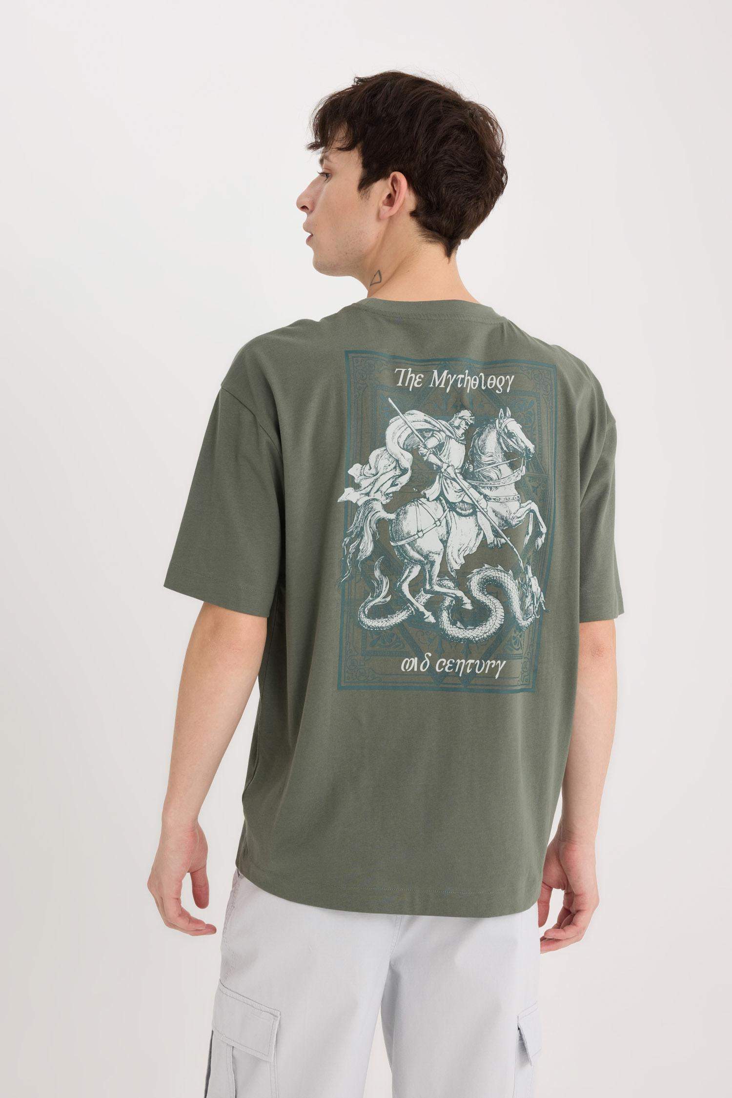 %100 Pamuk Oversize Geniş Kalıp Bisiklet Yaka Sırt Baskılı Kısa Kollu Tişört