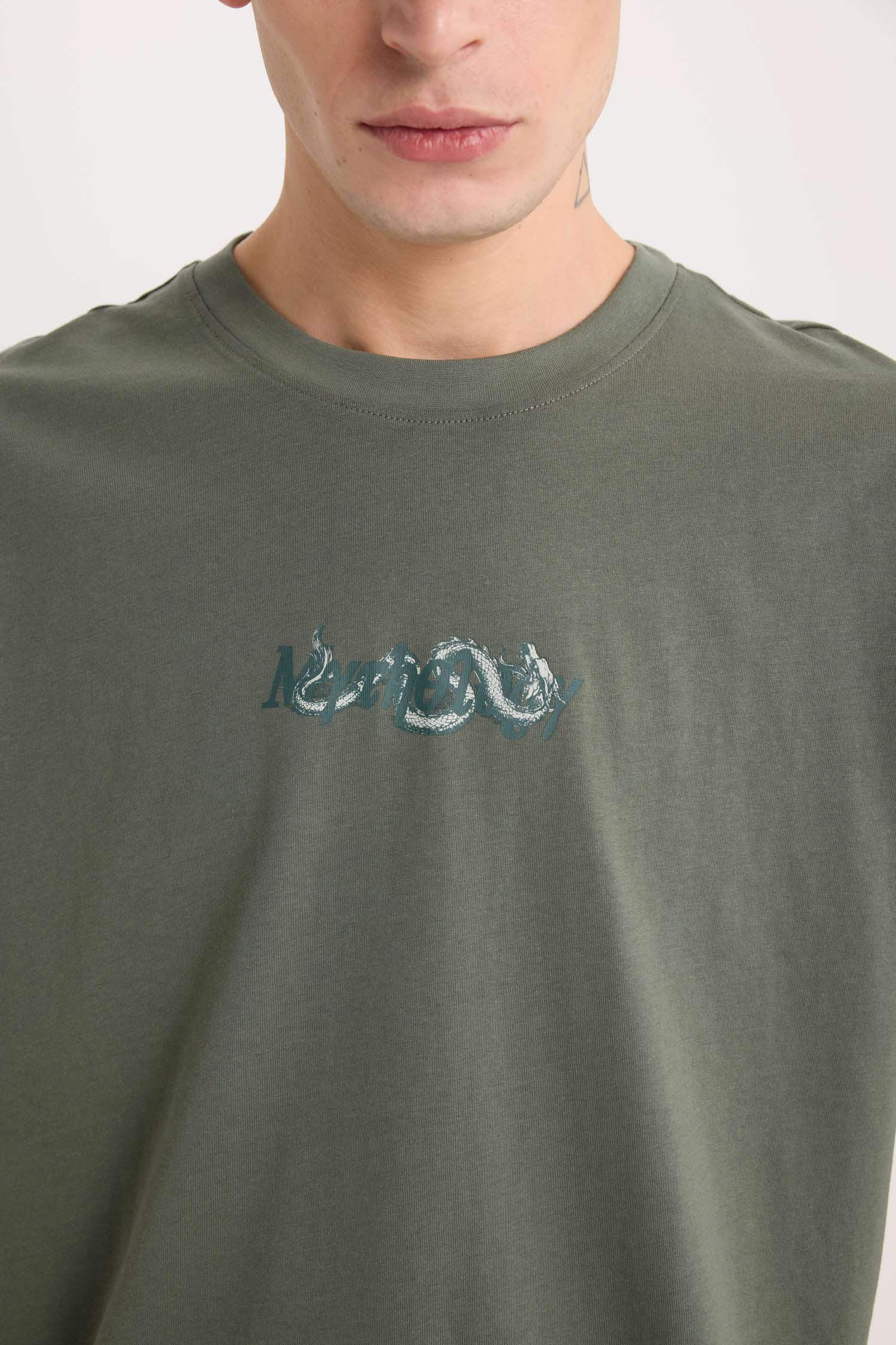 %100 Pamuk Oversize Geniş Kalıp Bisiklet Yaka Sırt Baskılı Kısa Kollu Tişört