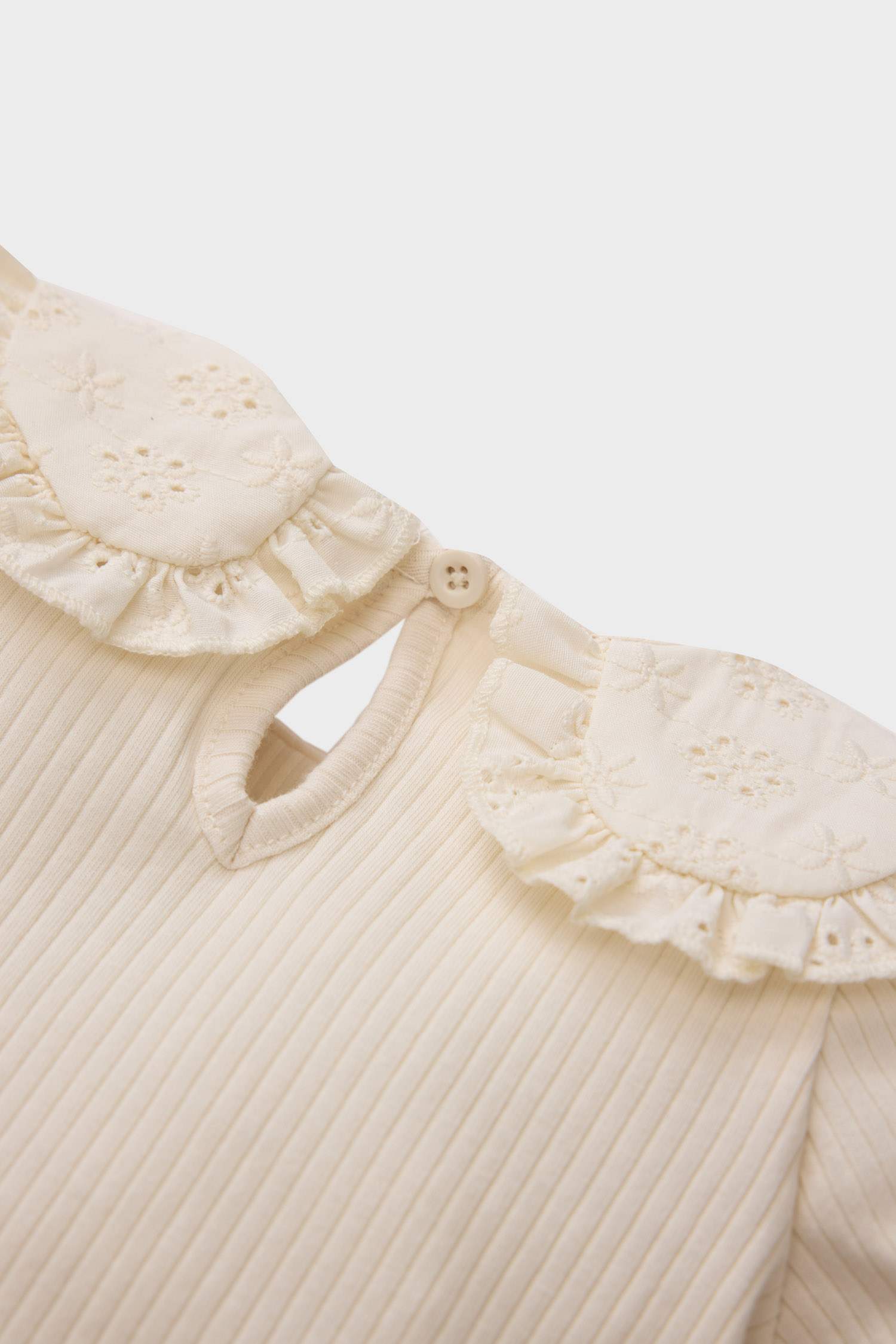 Kız Bebek 3'lü Takım Bebe Yaka Uzun Kollu Tişört Beli Lastikli Jean Şort Etek Külotlu Çorap