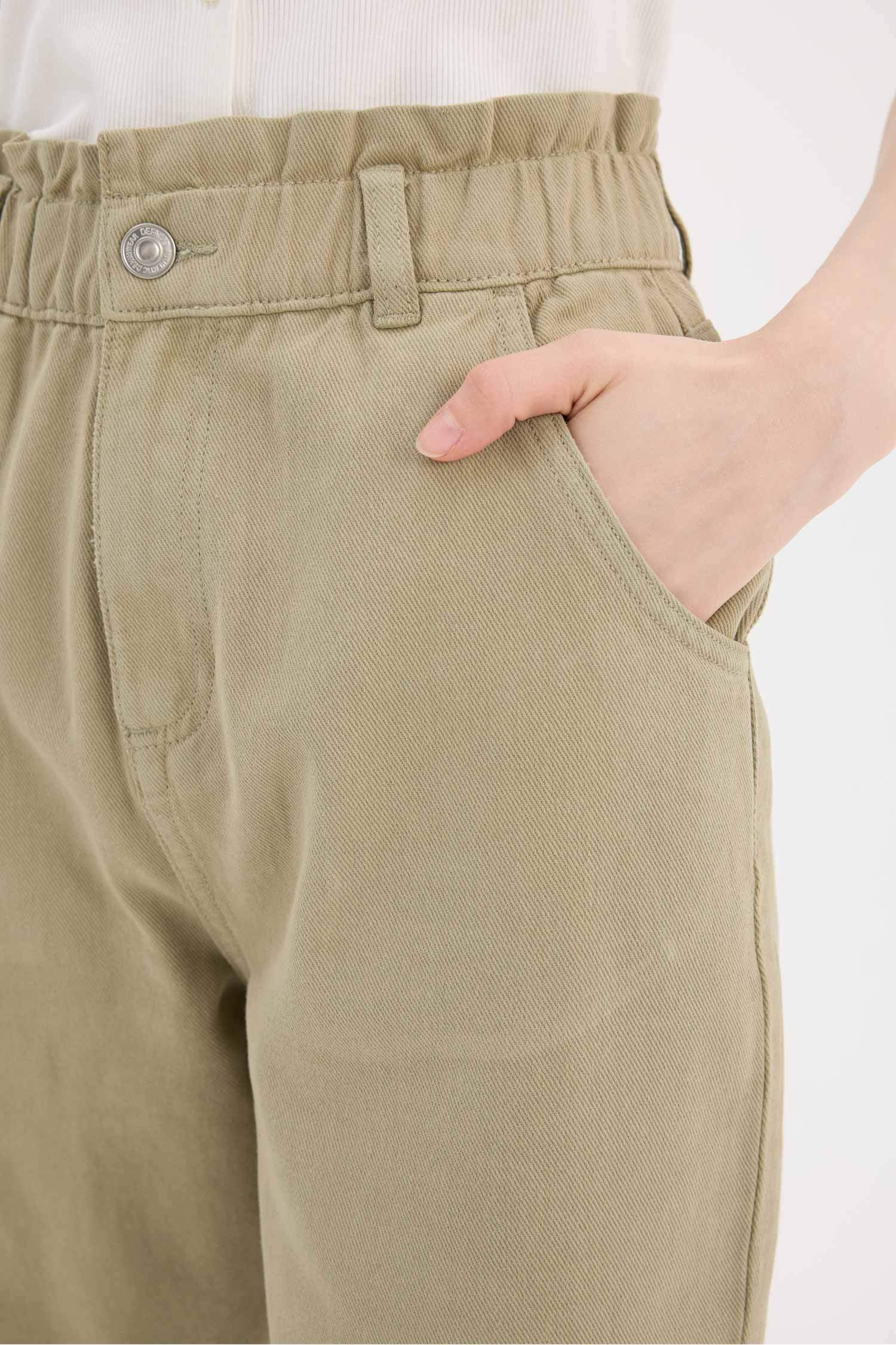 Джинсы с высокой талией и манжетами, подвернутые, с эффектом потертости