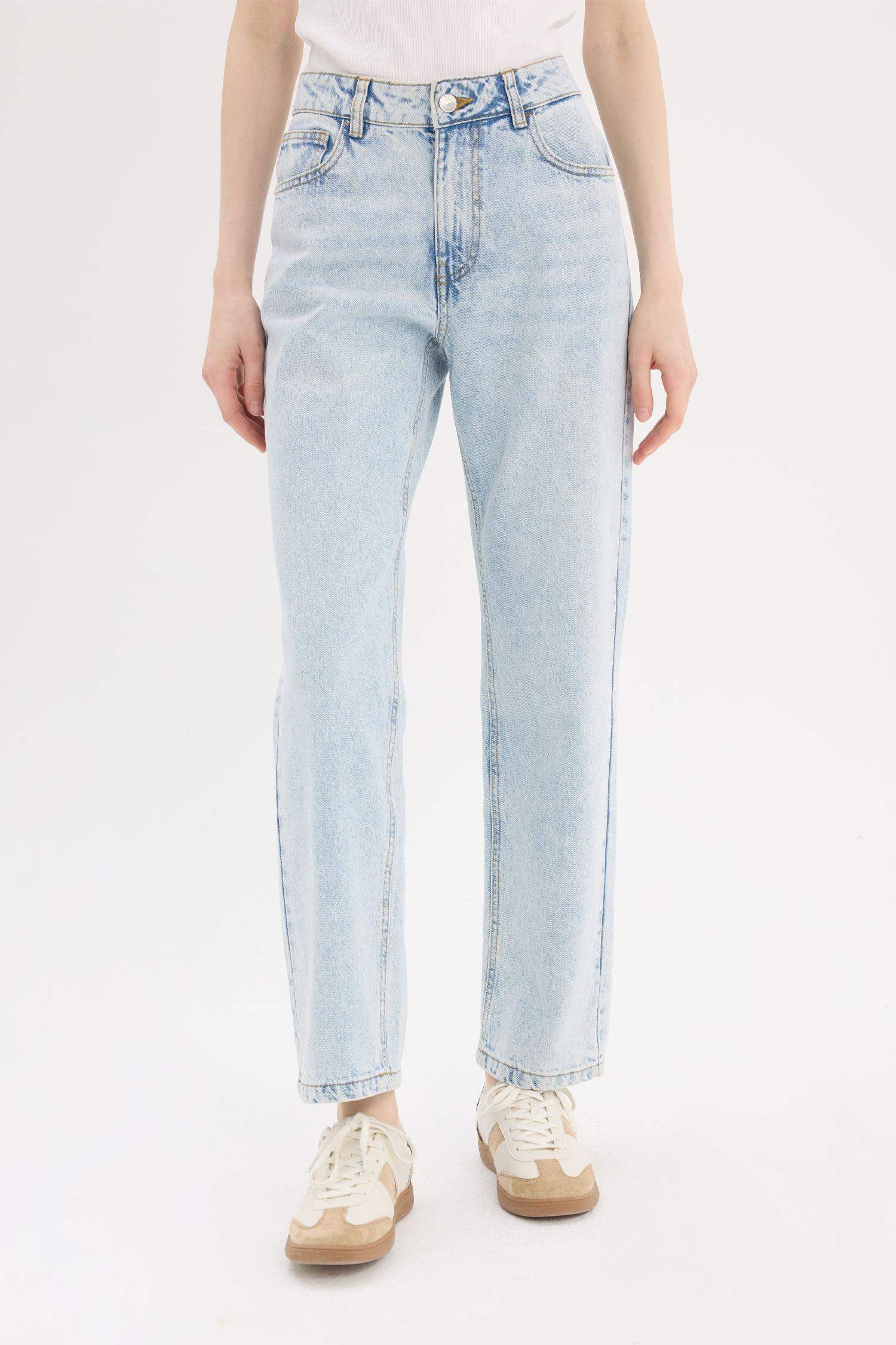 Straight Fit Normal Waist Ankle Length Jeans