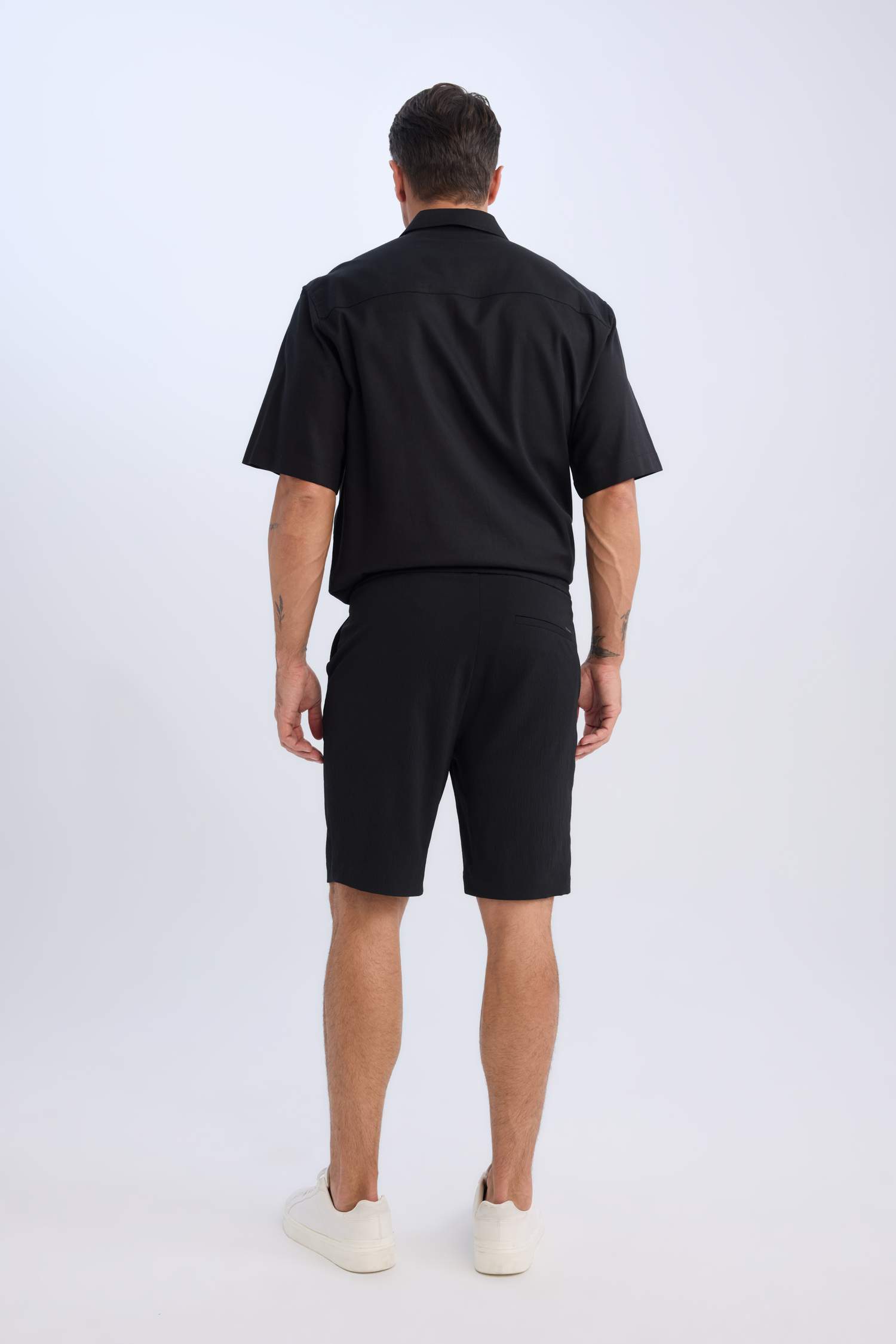 Short Bermuda en tissu texturé à coupe régulière