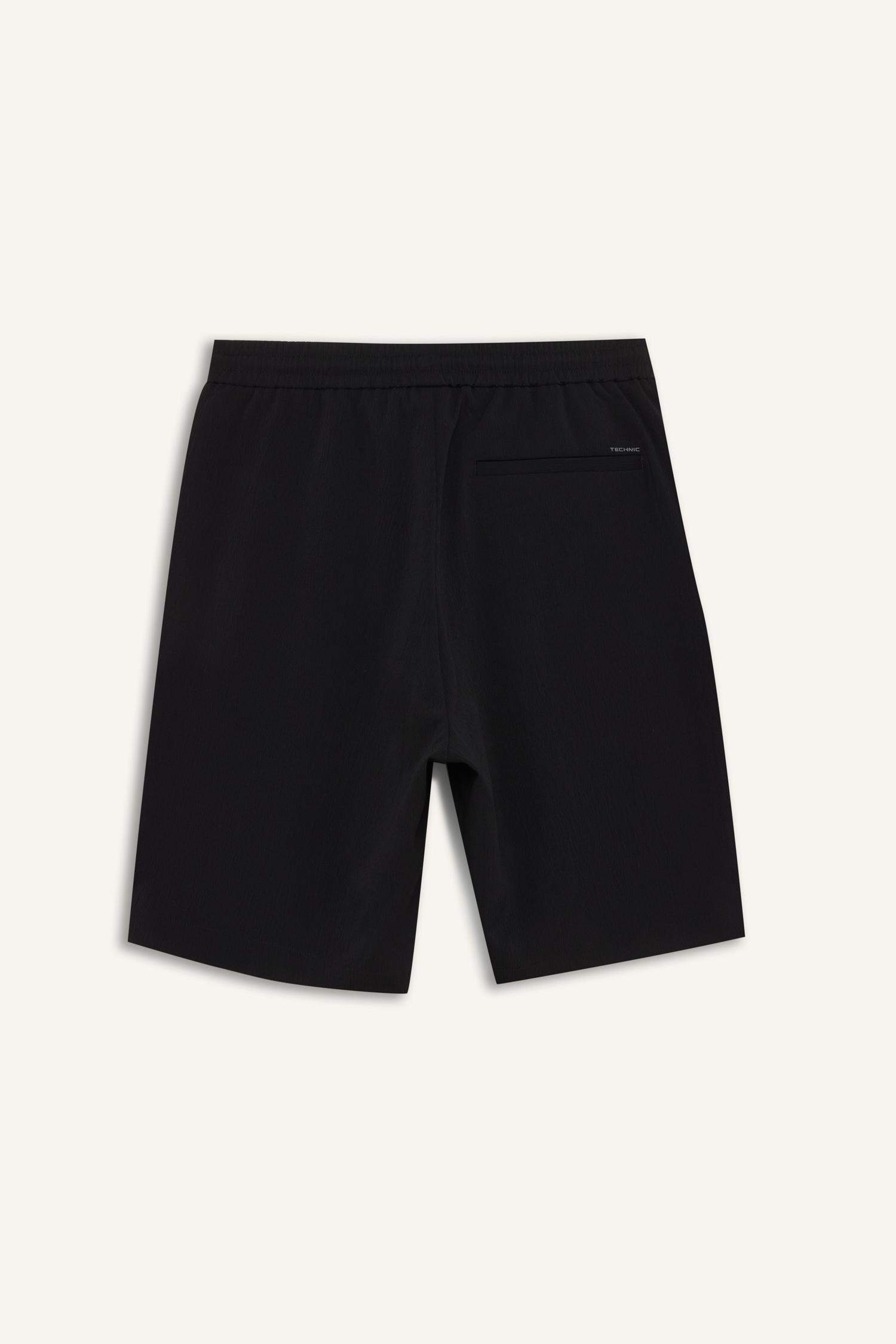 Short Bermuda en tissu texturé à coupe régulière