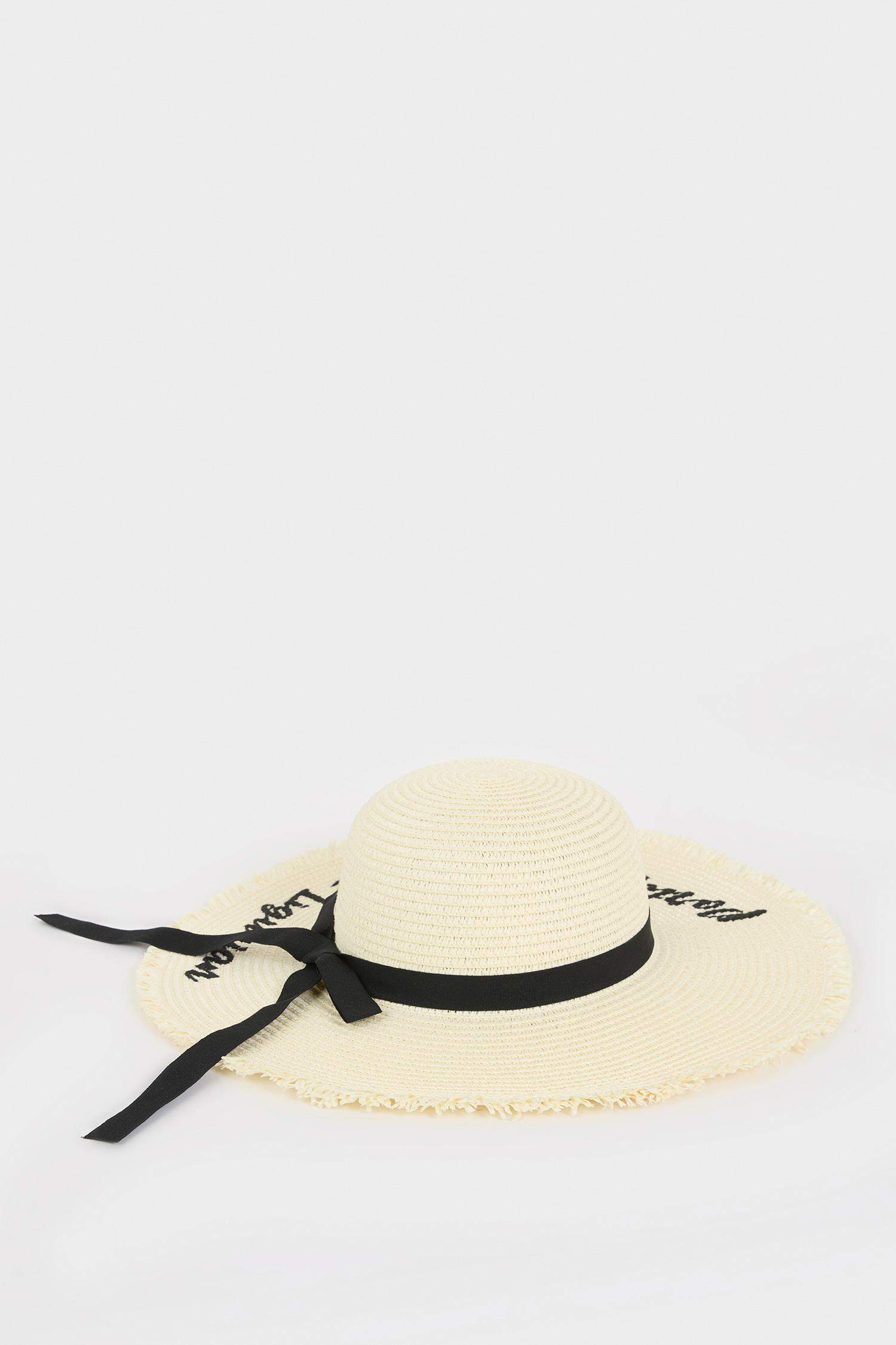 قبعة قش نسائي