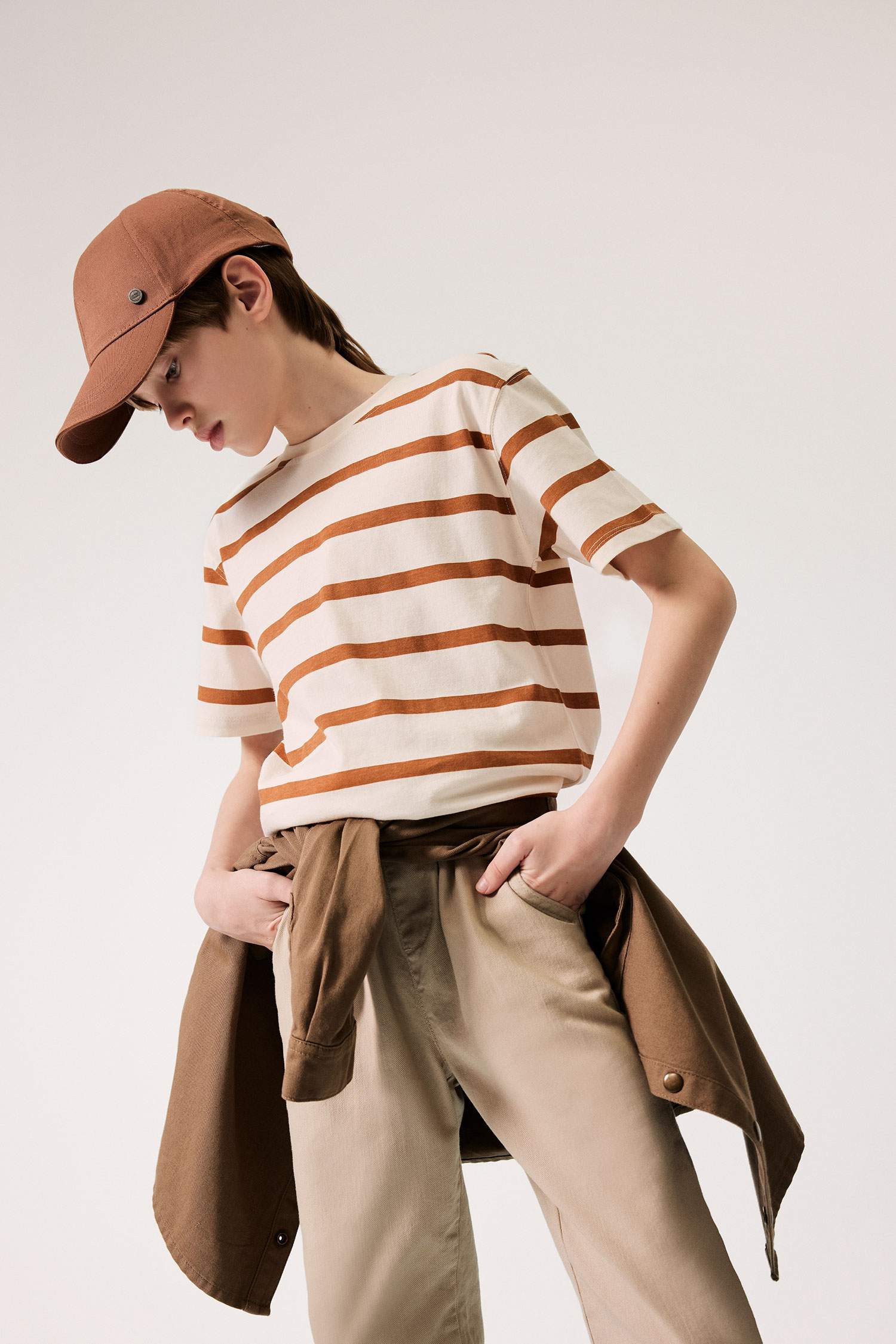 Erkek Çocuk Bisiklet Yaka Çizgili Kısa Kollu Tişört