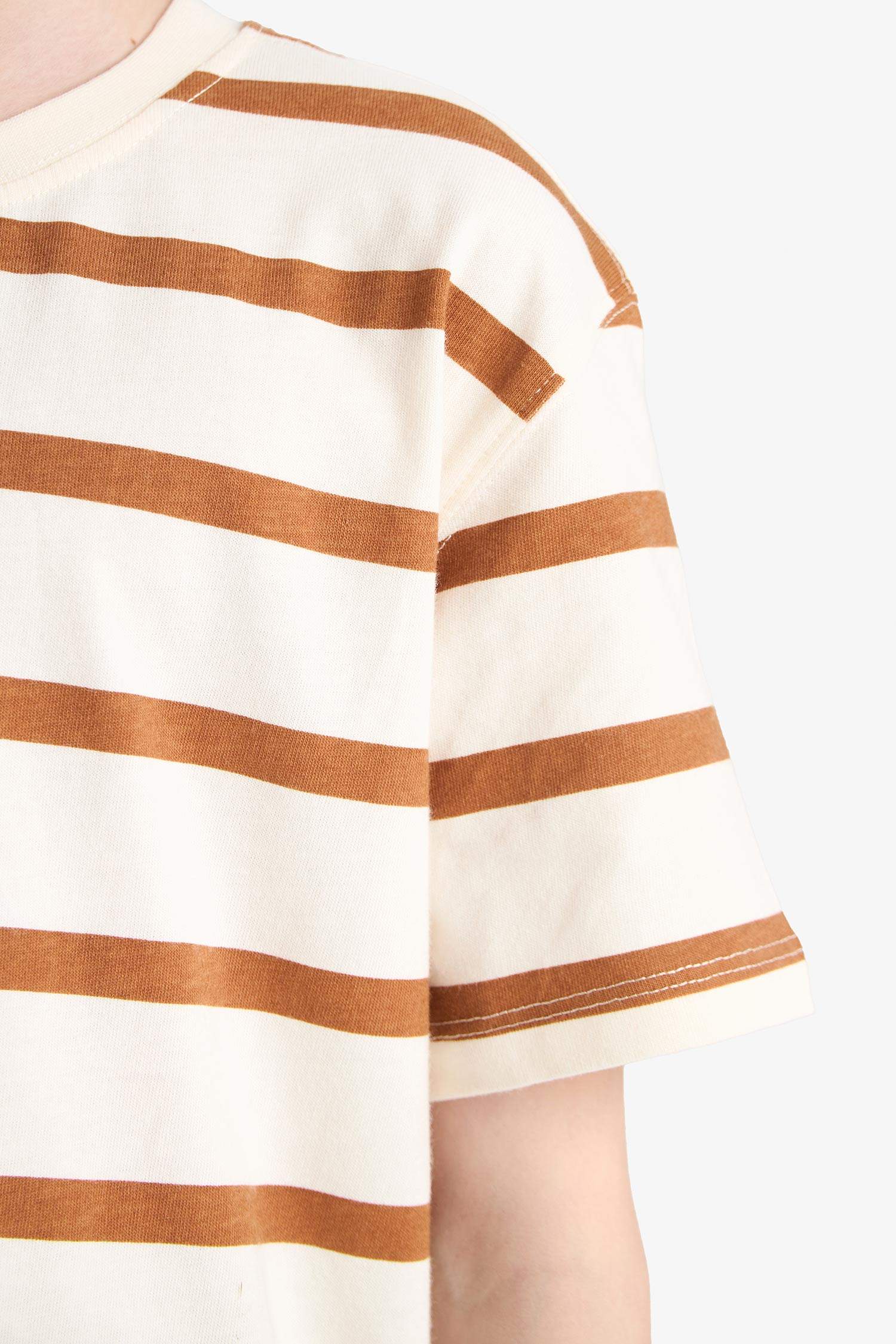 Erkek Çocuk Bisiklet Yaka Çizgili Kısa Kollu Tişört