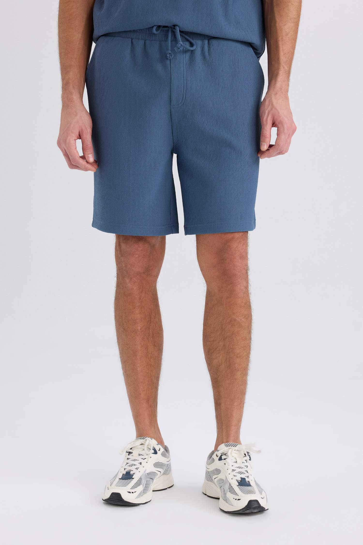 Regular Fit Düz Paça Şort